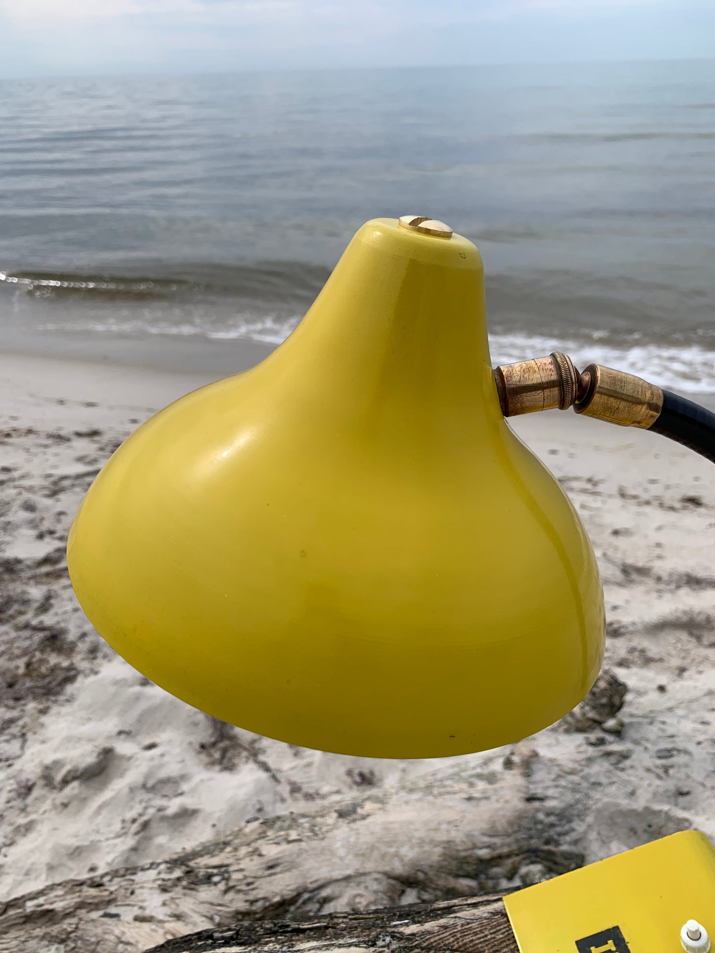 Vintage lampa med IBM-reklam