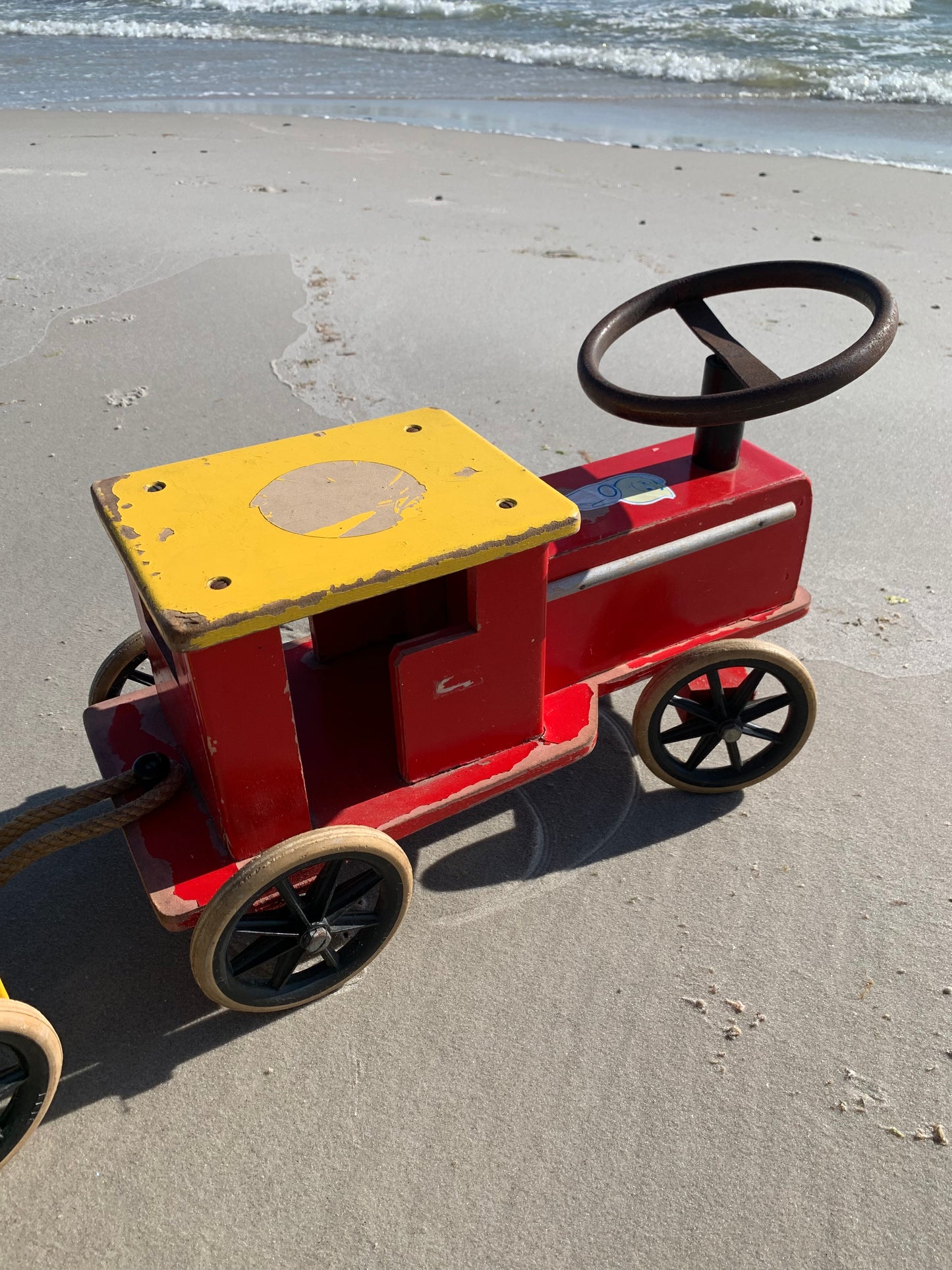 Stort BRIO tåg med vagn