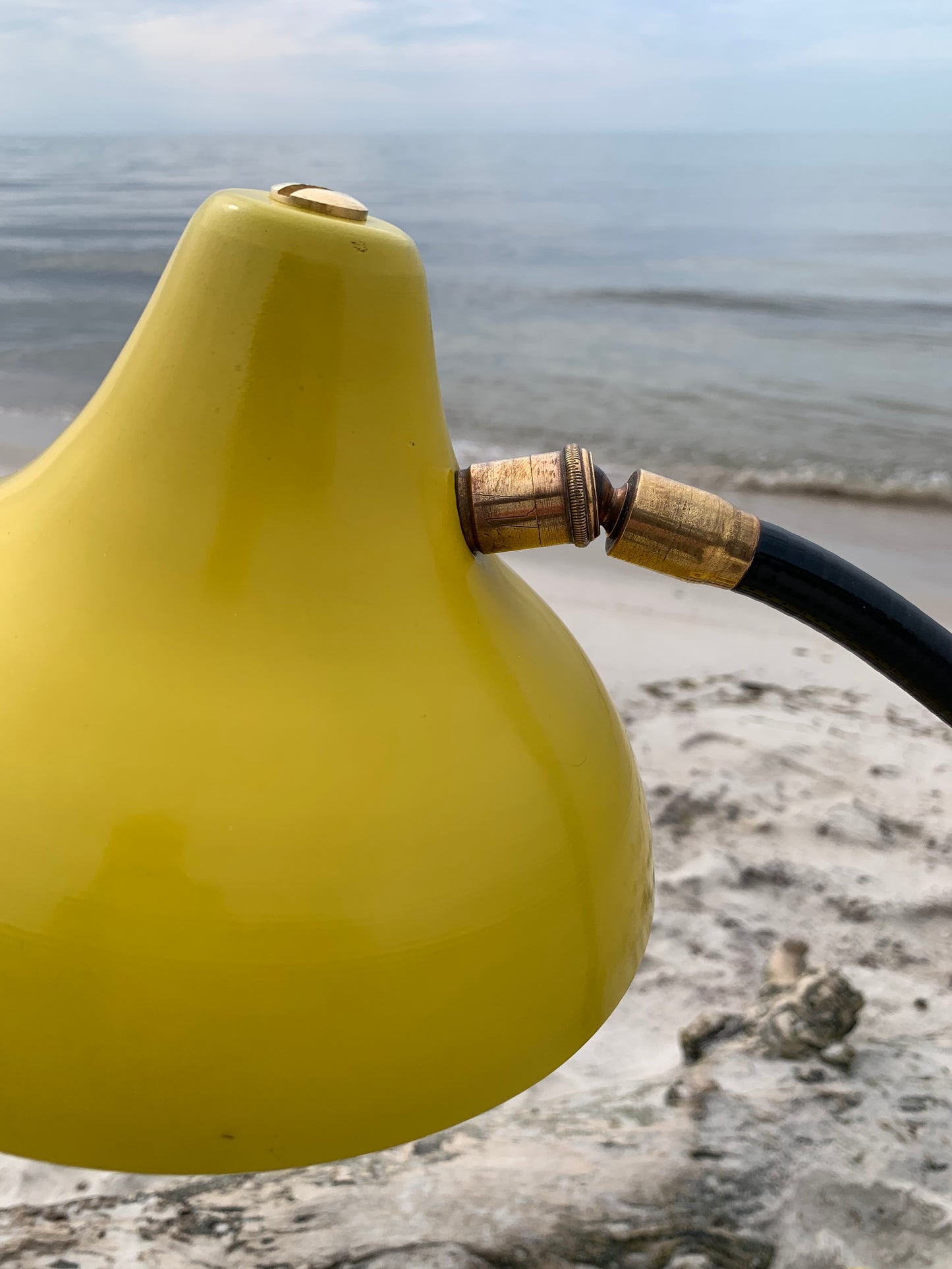 Vintage lampa med IBM-reklam