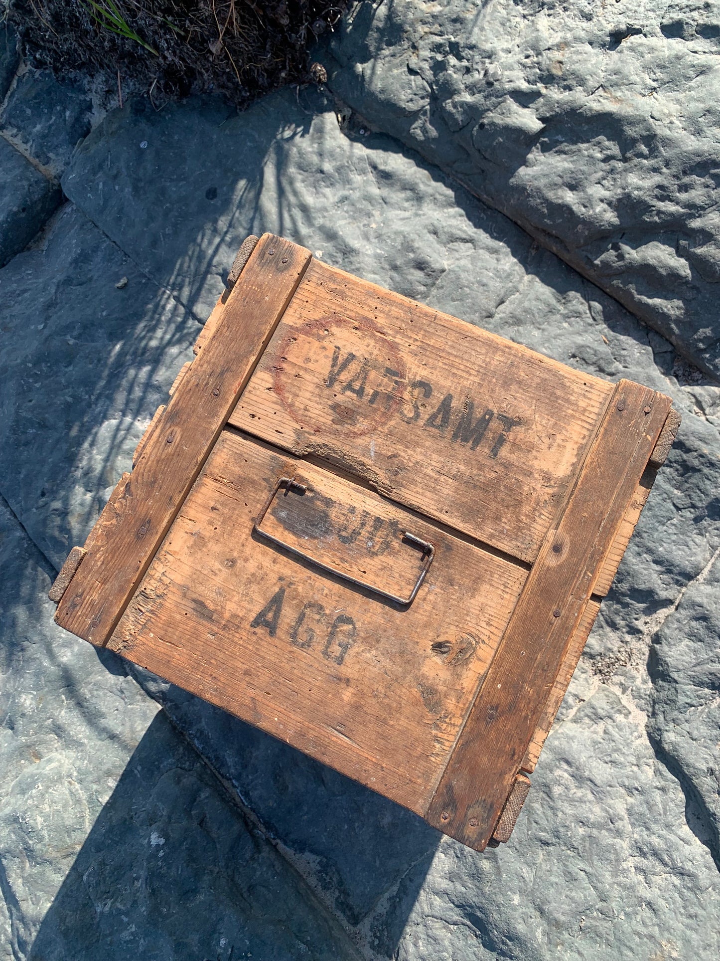 Ägglåda med lock