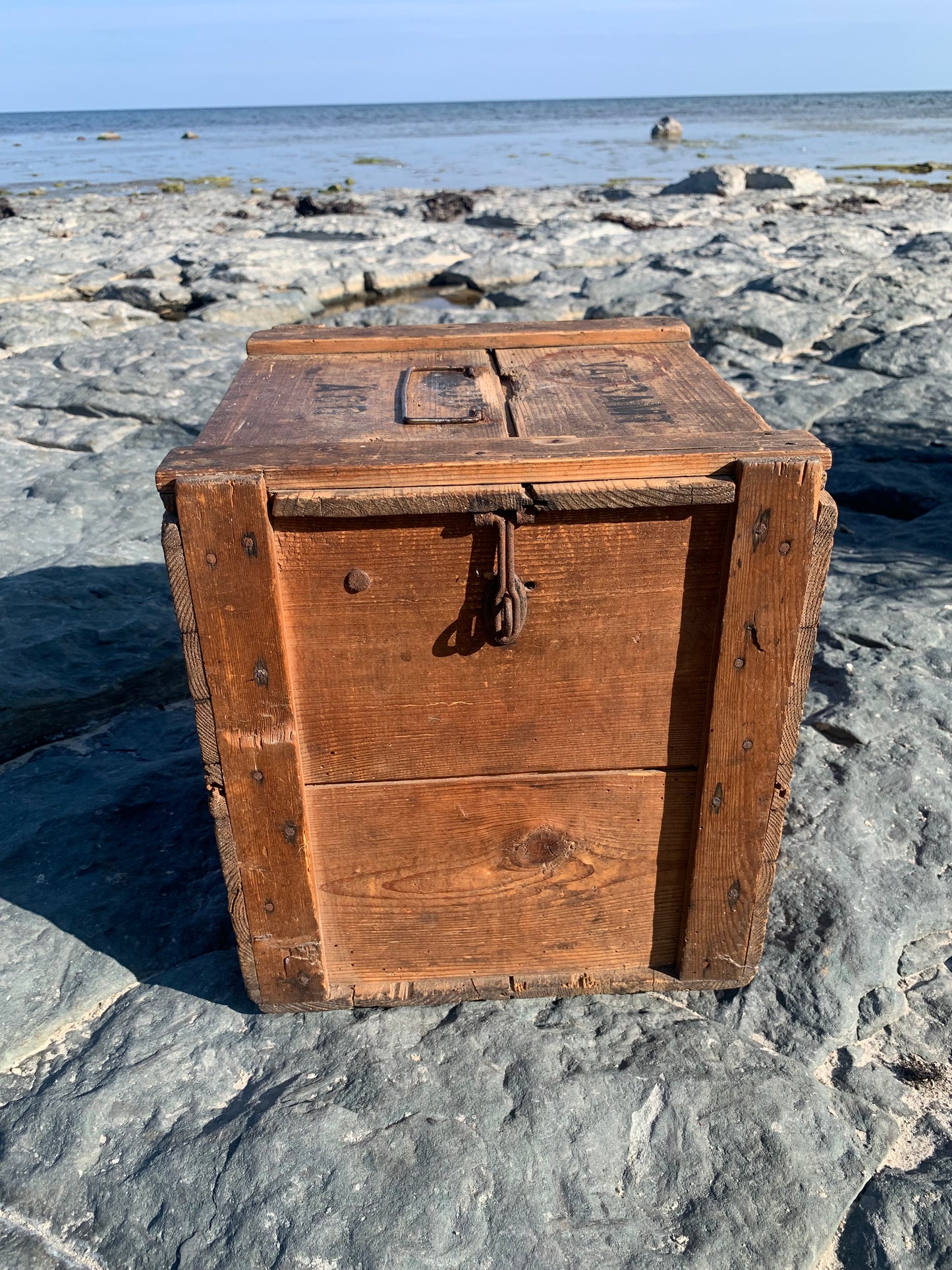 Ägglåda med lock