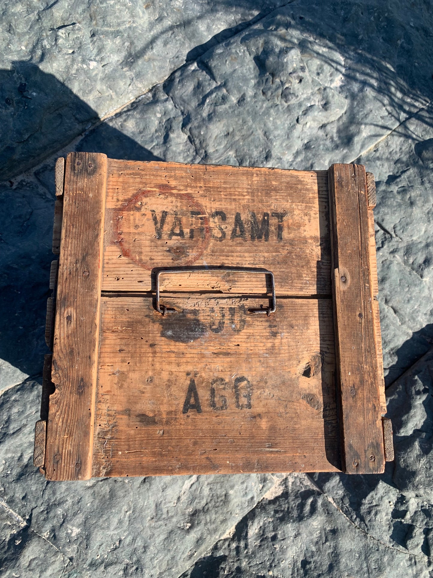 Ägglåda med lock