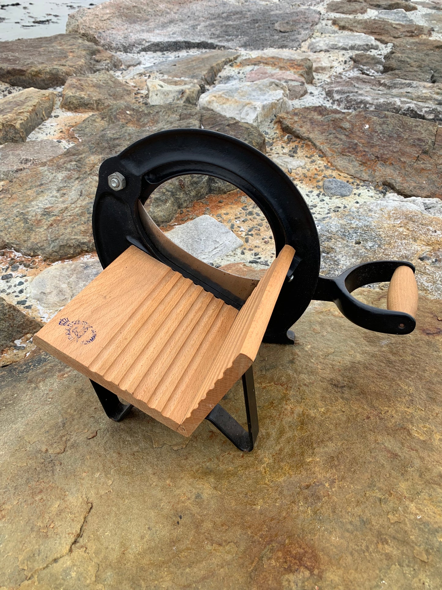 Raadvad brödskärare