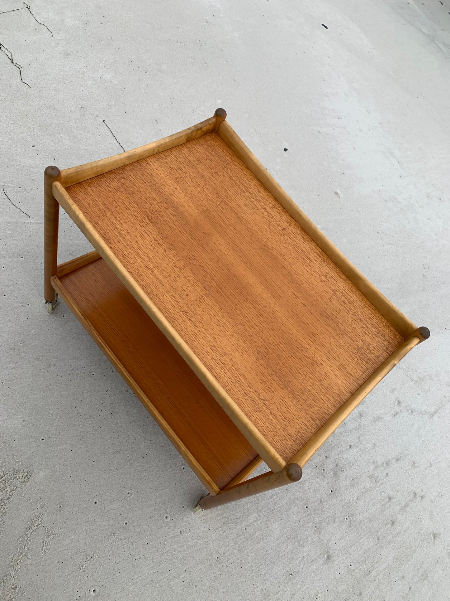 Servus serveringsvagn från Gemla - Designad av Poul Volther på 1950-talet.