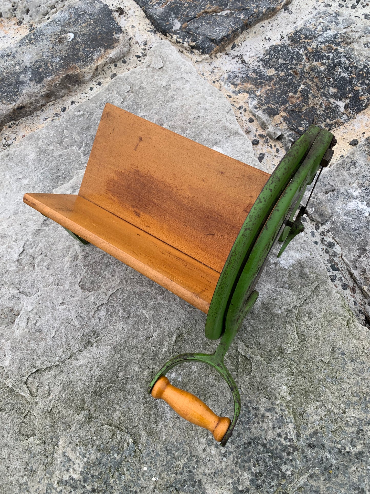 Raadvad brödskärare