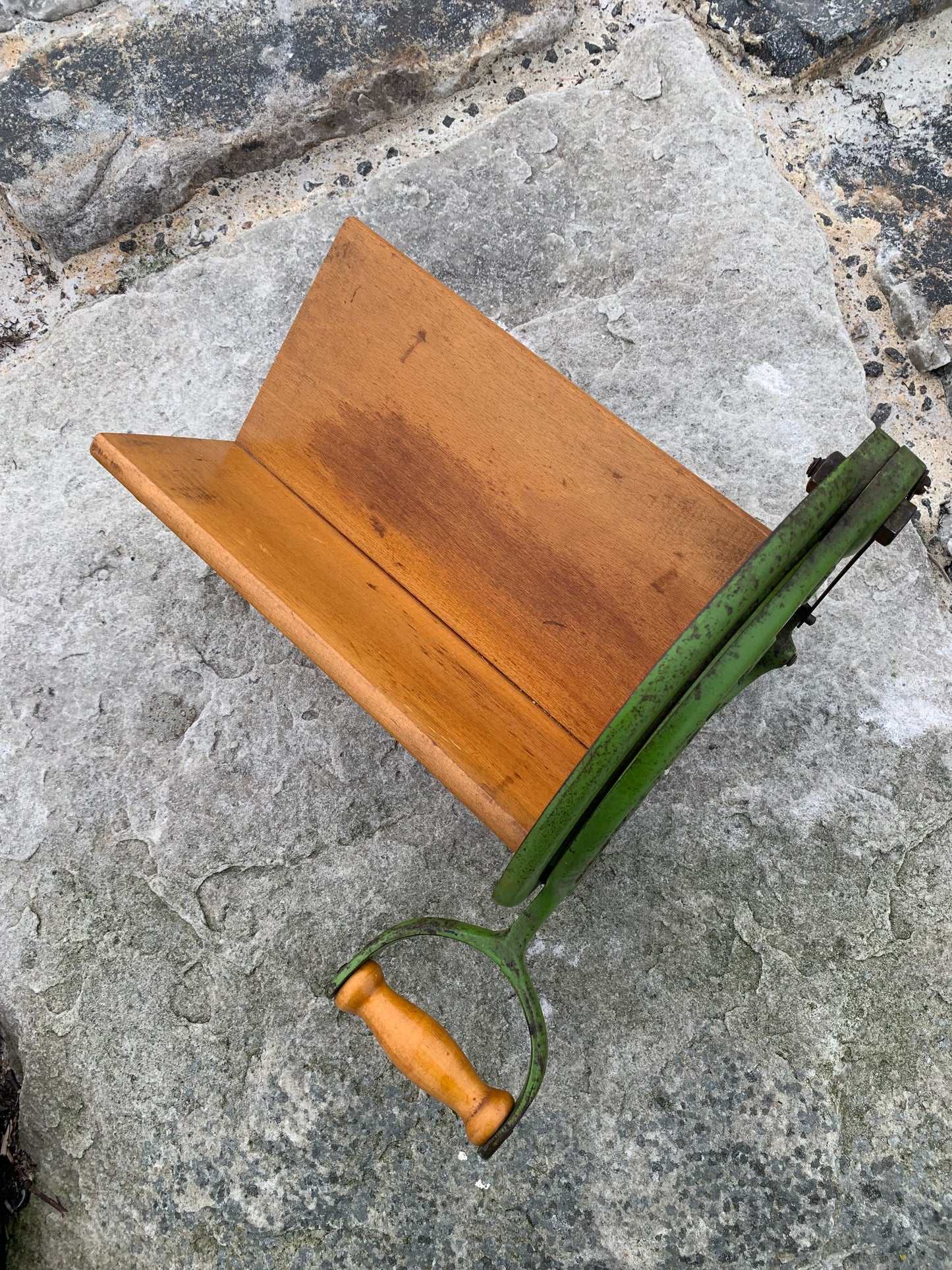 Raadvad brödskärare