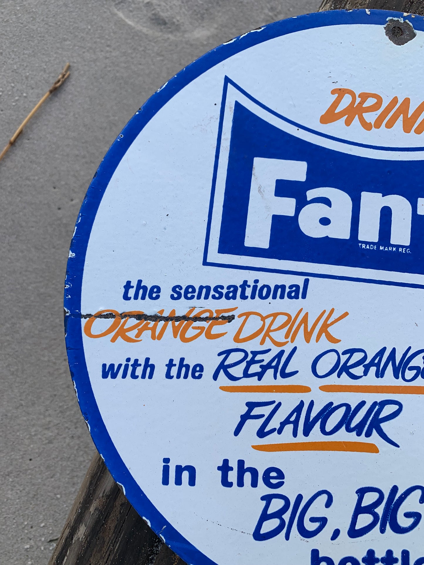 Gammal Fanta emaljskylt