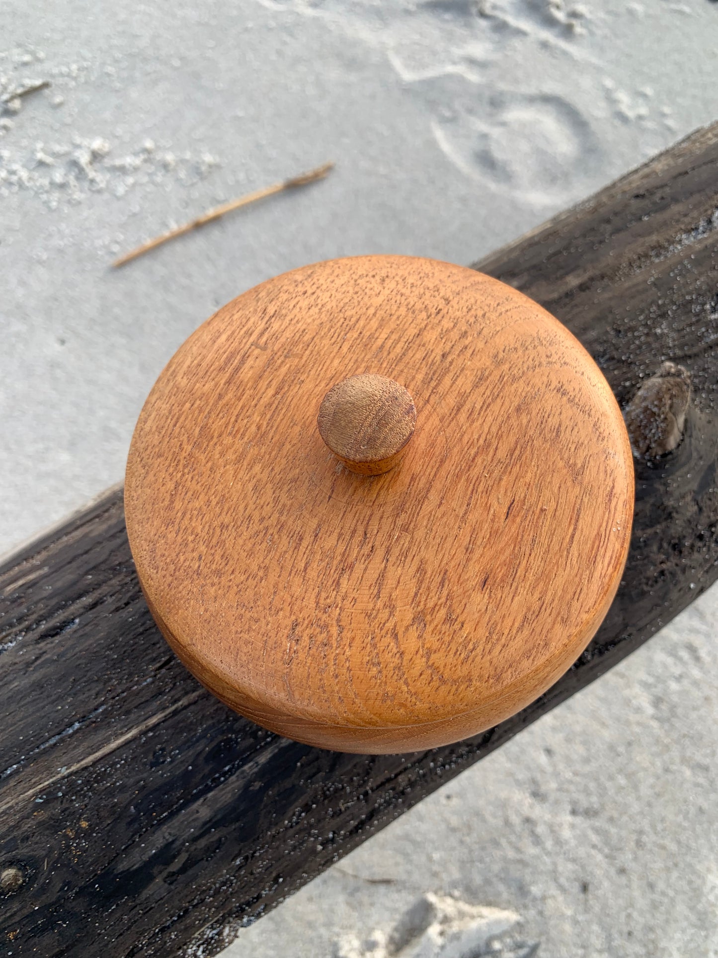 Teakburk med lock