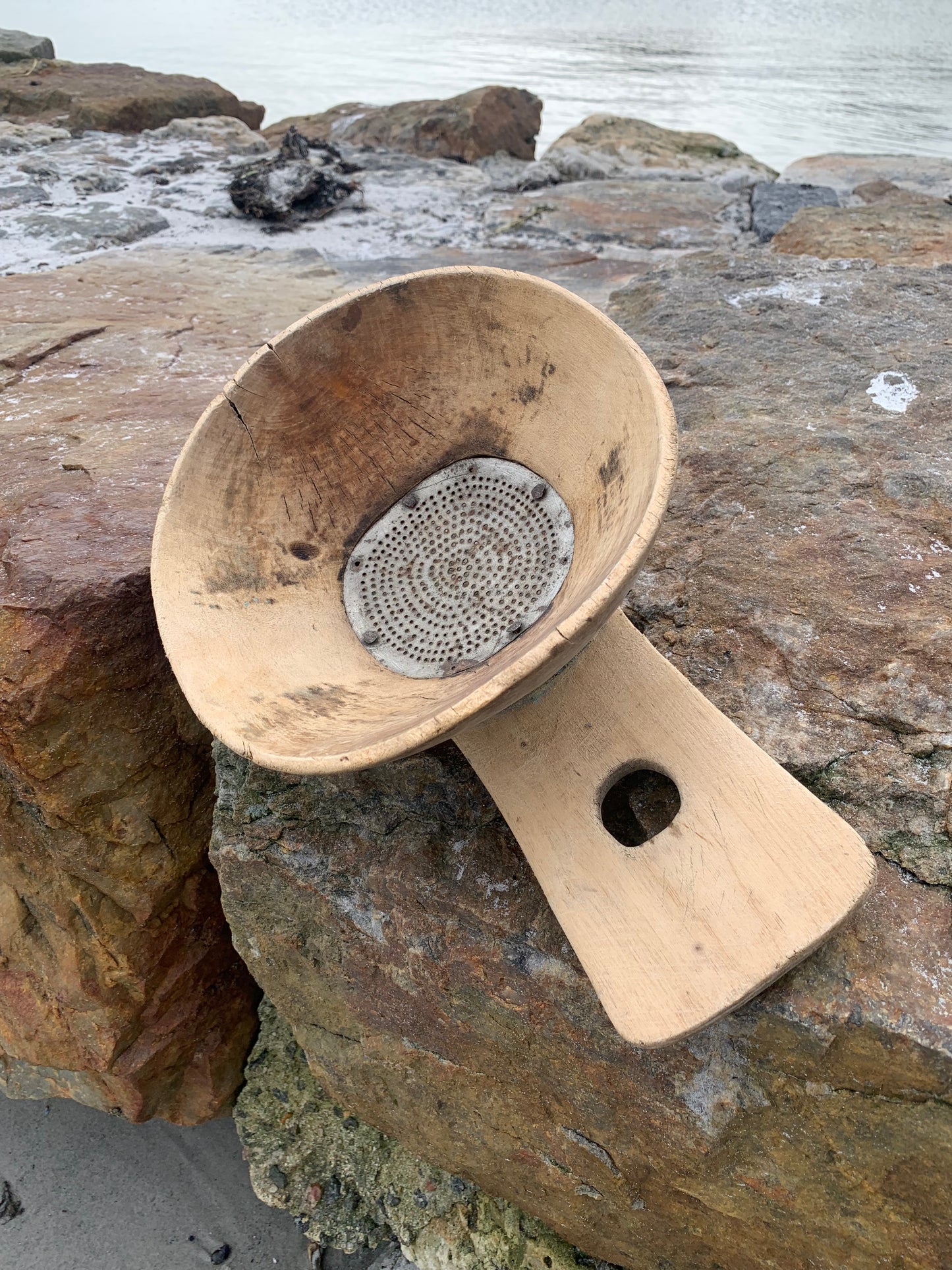 Mycket dekorativt mål i trä