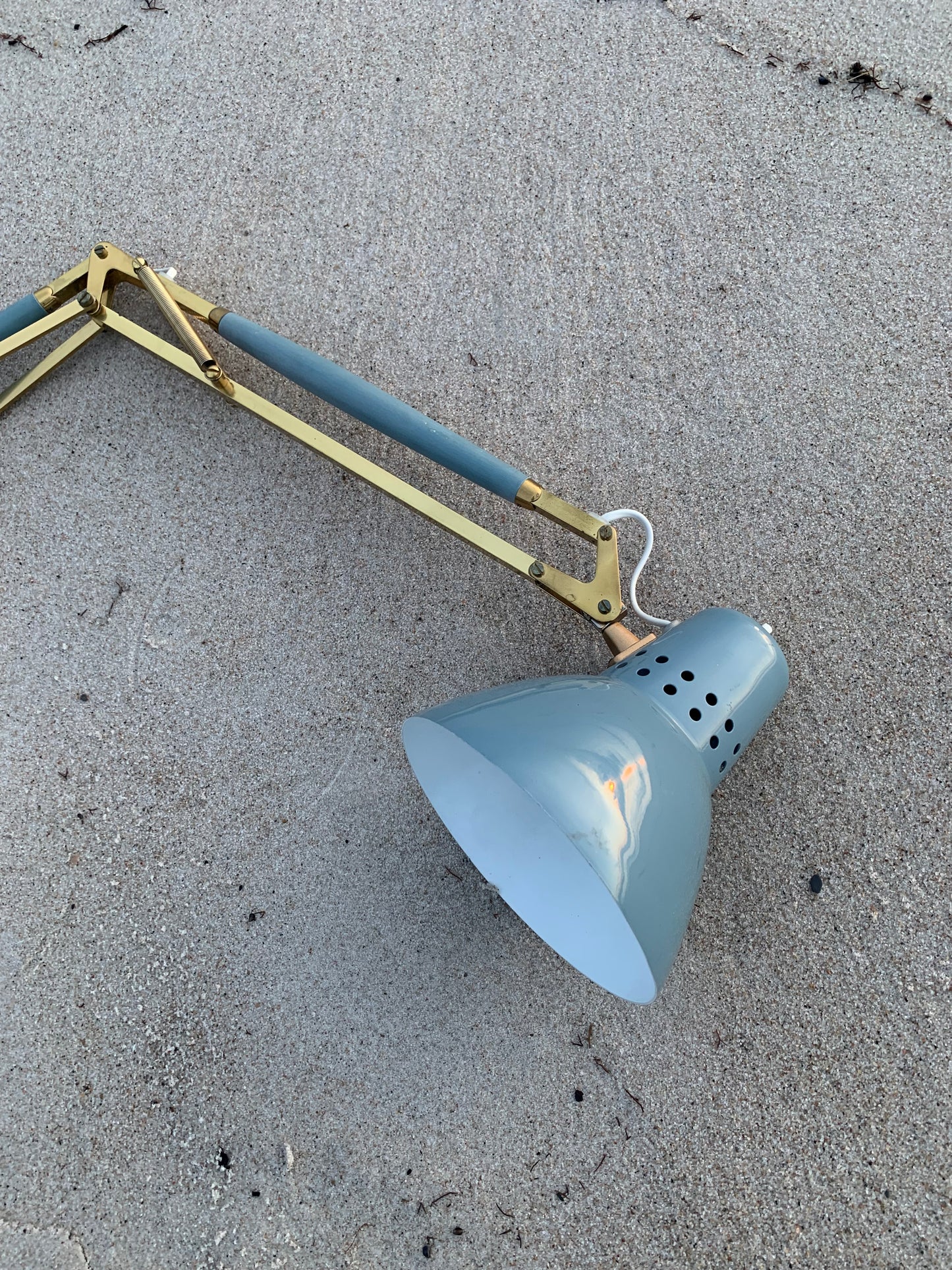 Arkitektonisk lampa med mässingsdetaljer - Grå/blå