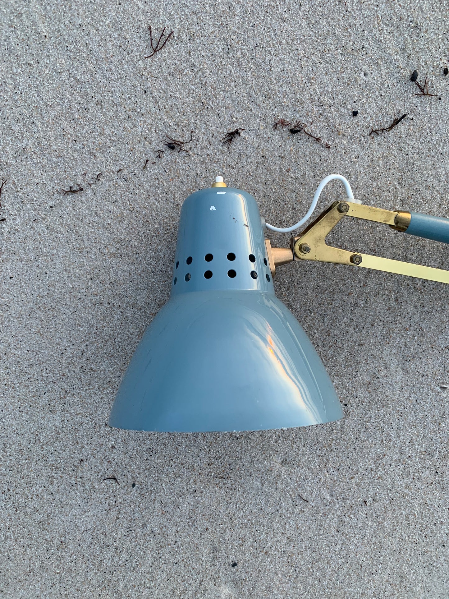 Arkitektonisk lampa med mässingsdetaljer - Grå/blå