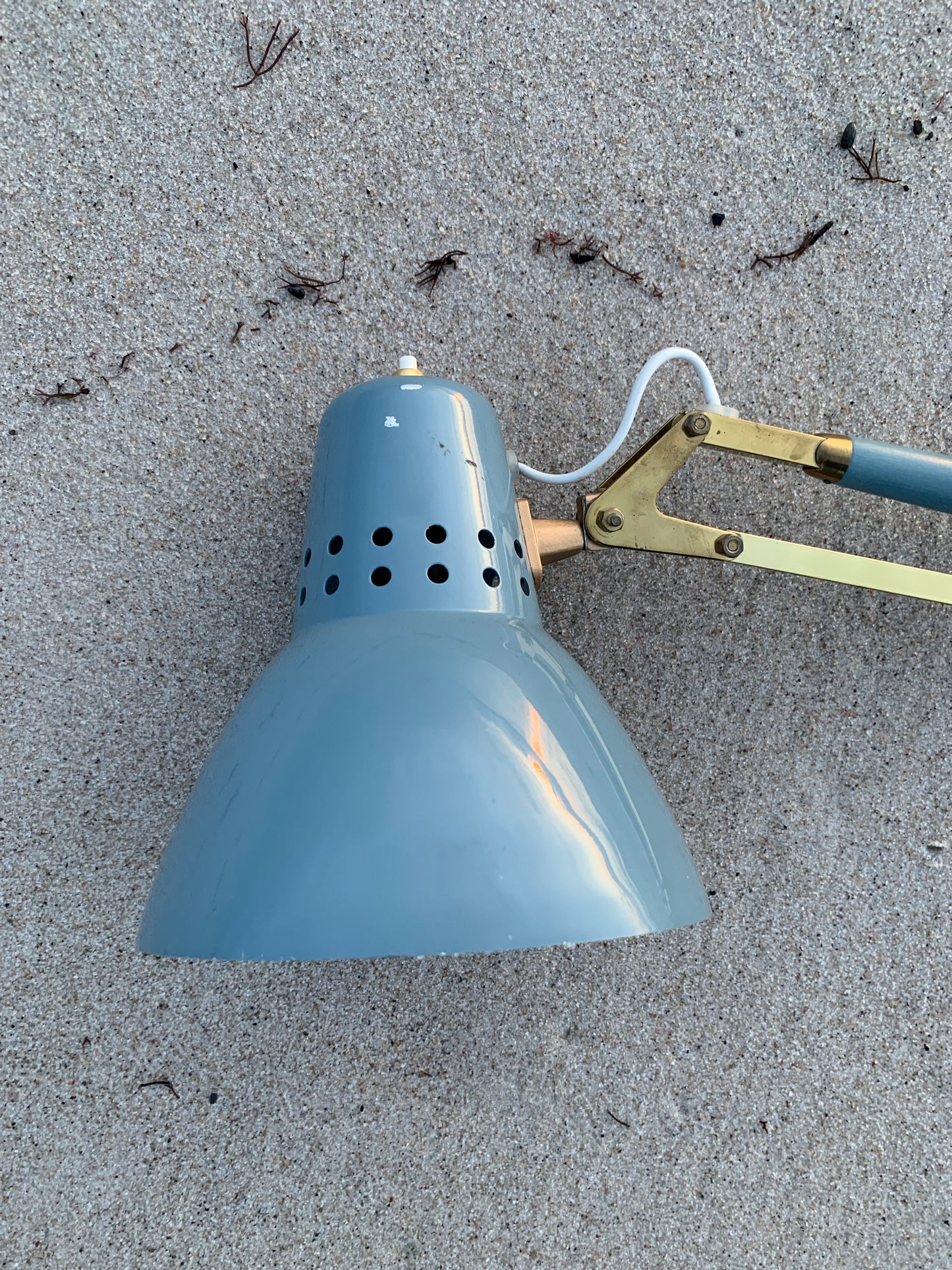 Arkitektonisk lampa med mässingsdetaljer - Grå/blå