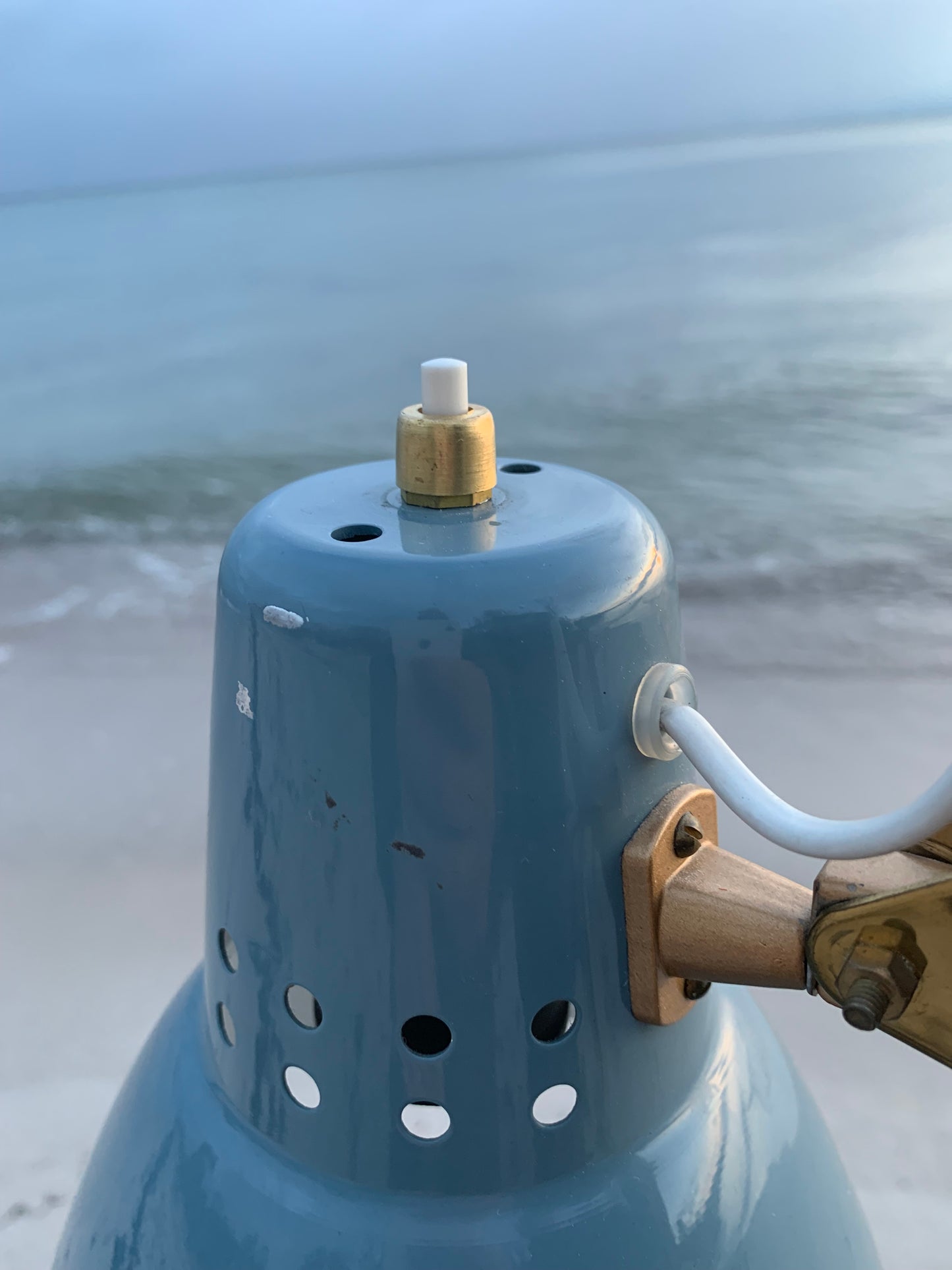 Arkitektonisk lampa med mässingsdetaljer - Grå/blå