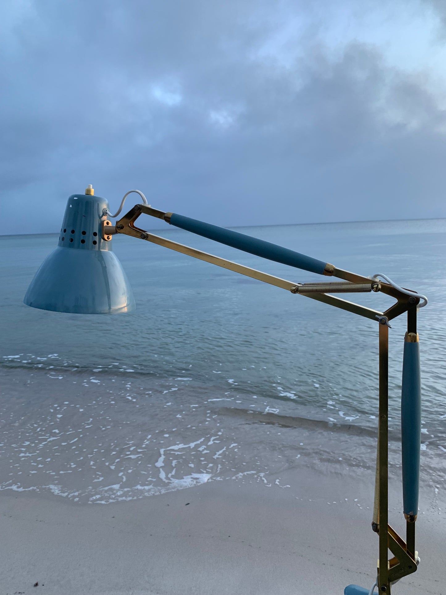 Arkitektonisk lampa med mässingsdetaljer - Grå/blå