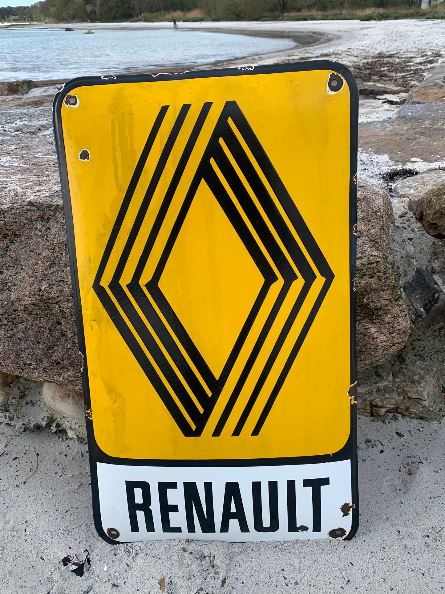 Emaljskylt med en rolig historia