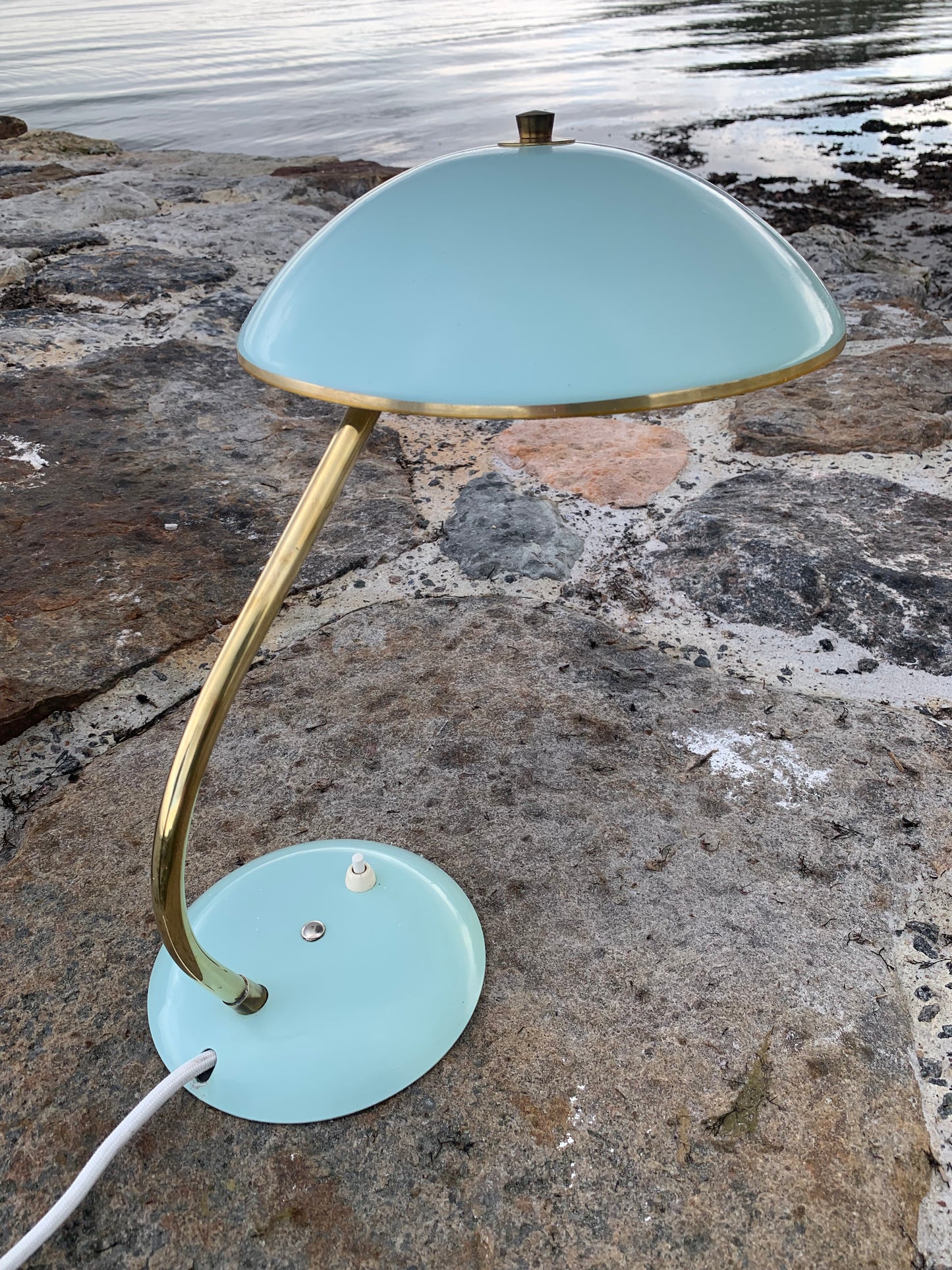 SIS vintagelampa - Original isblå och mässing