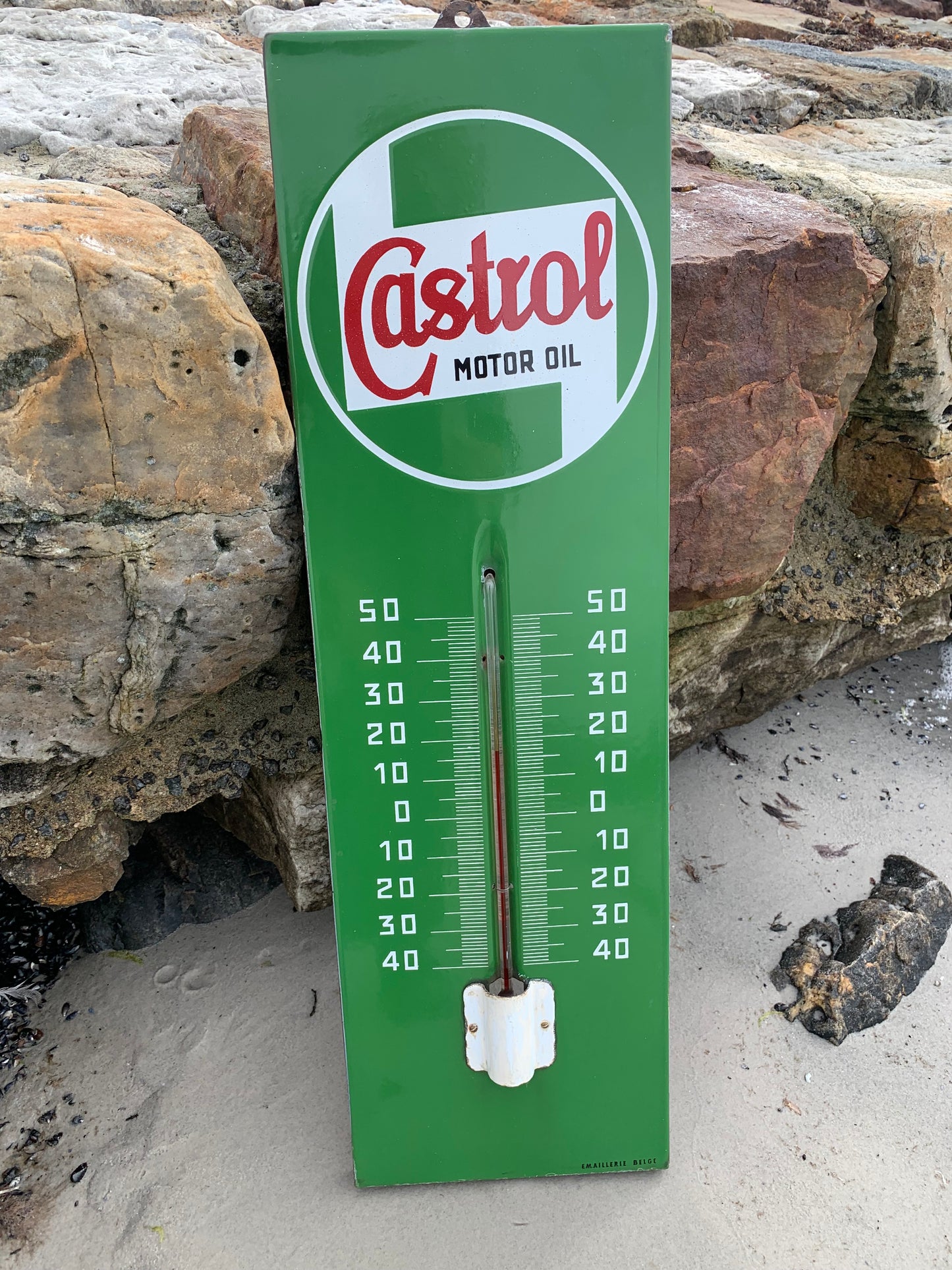 Castrol reklamskylt i emalj