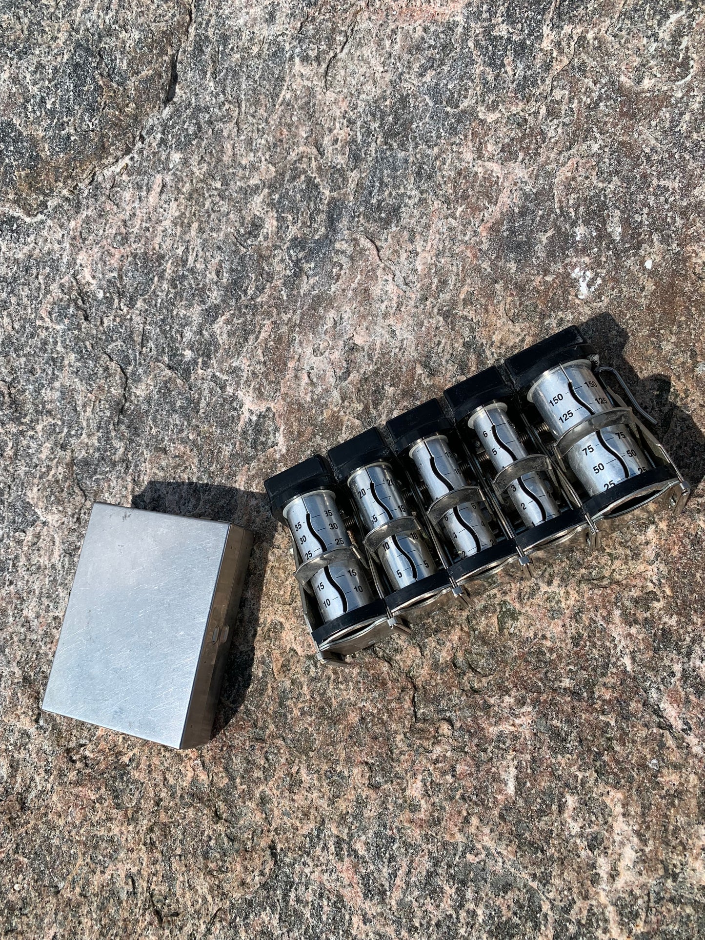 Ledarväska med diverse tillbehör