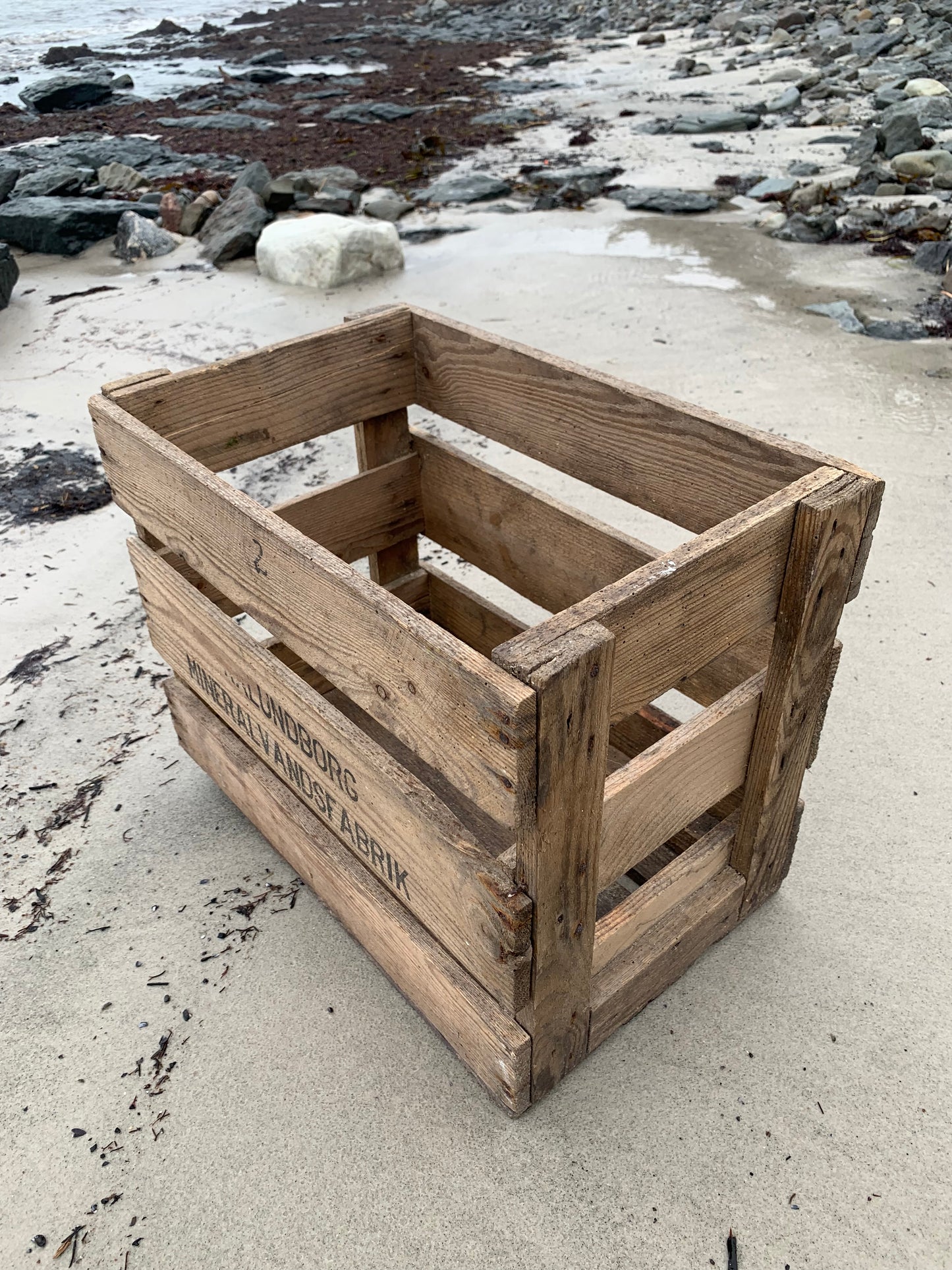 Box från Kalundborg mineralvattenfabrik