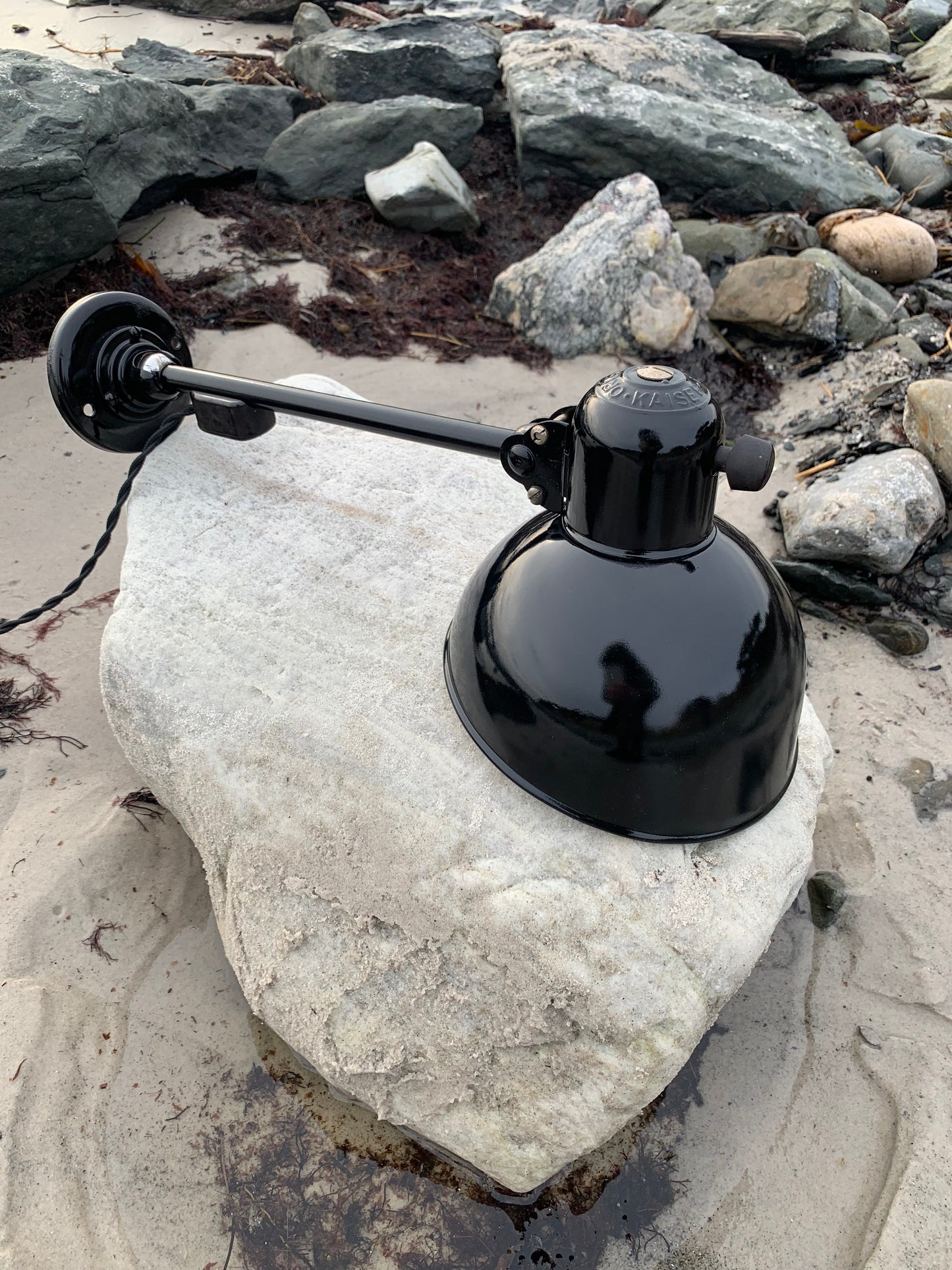 Kaiser Idell 6723 vägglampa - Svart