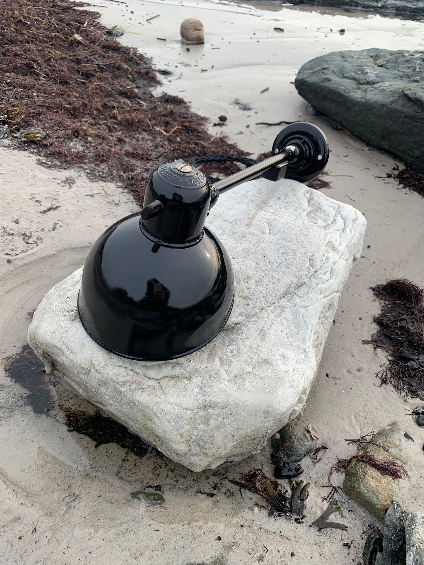 Kaiser Idell 6723 vägglampa - Svart