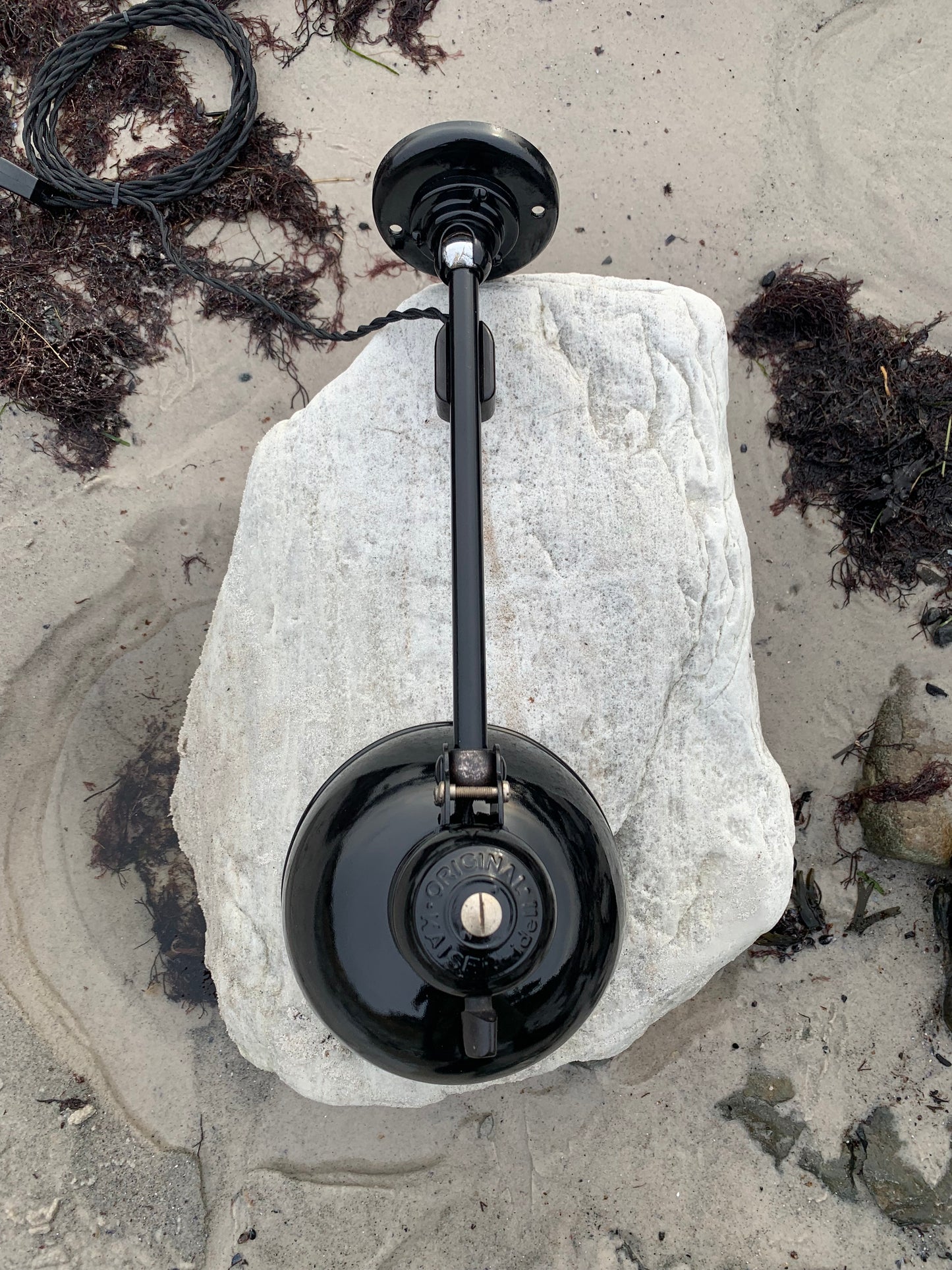 Kaiser Idell 6723 vägglampa - Svart