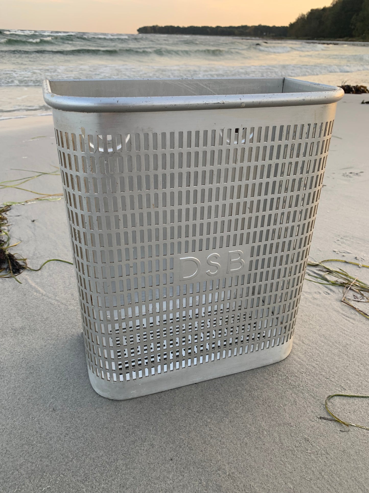 DSB soptunna med logotyp