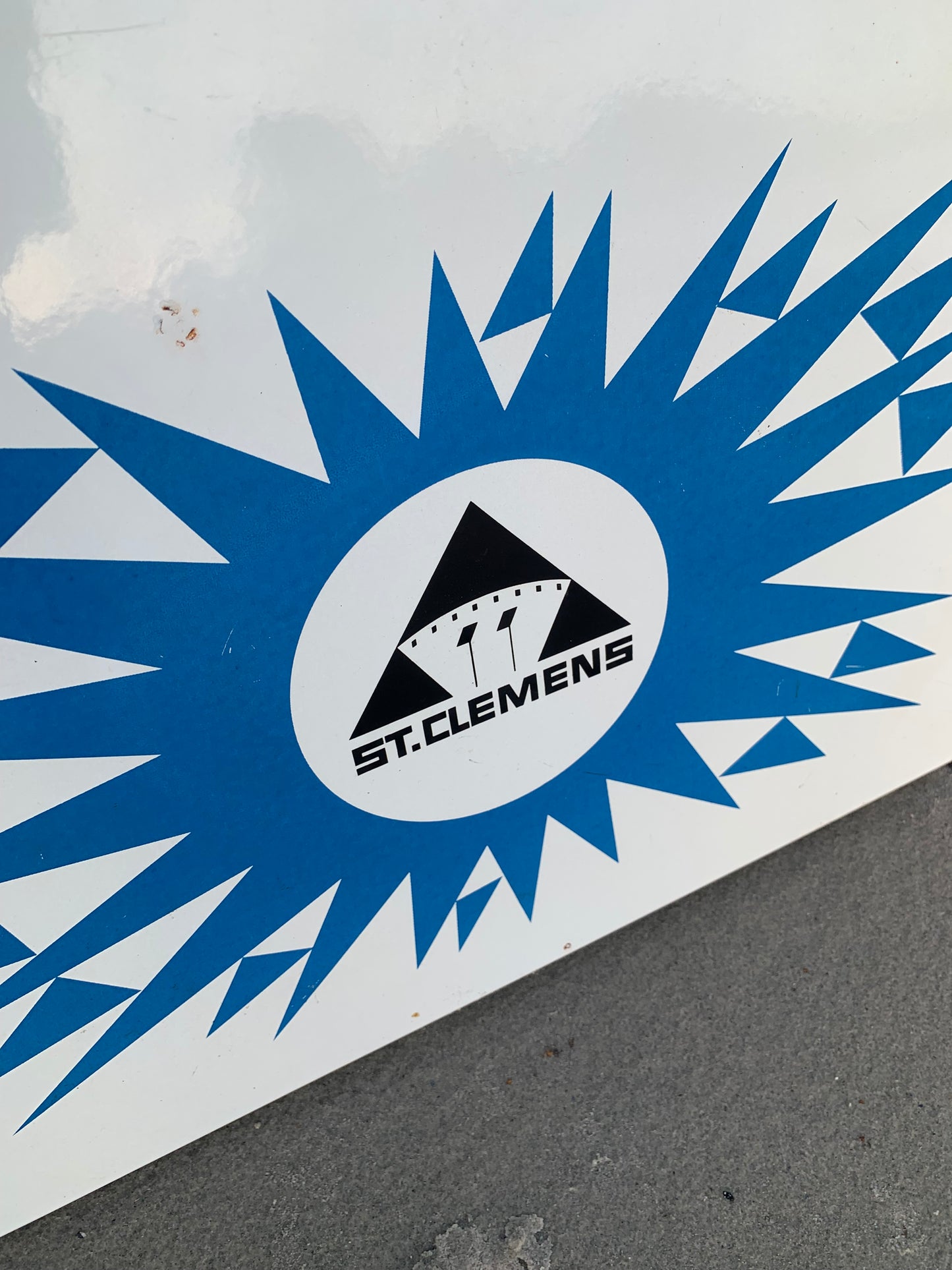 Skylt från ST. CLEMENS MEJERI