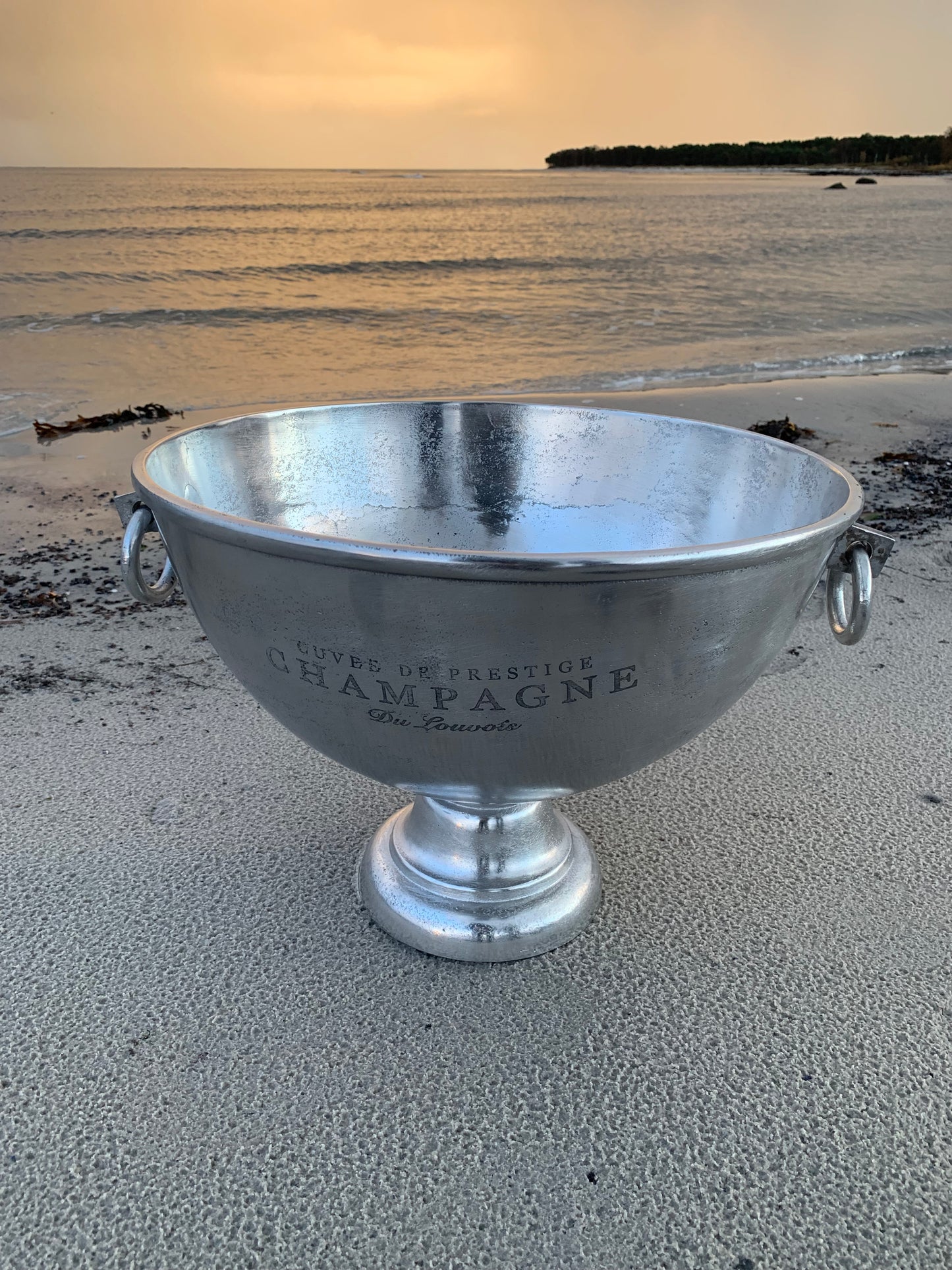 Champagnekylare med plats för många flaskor