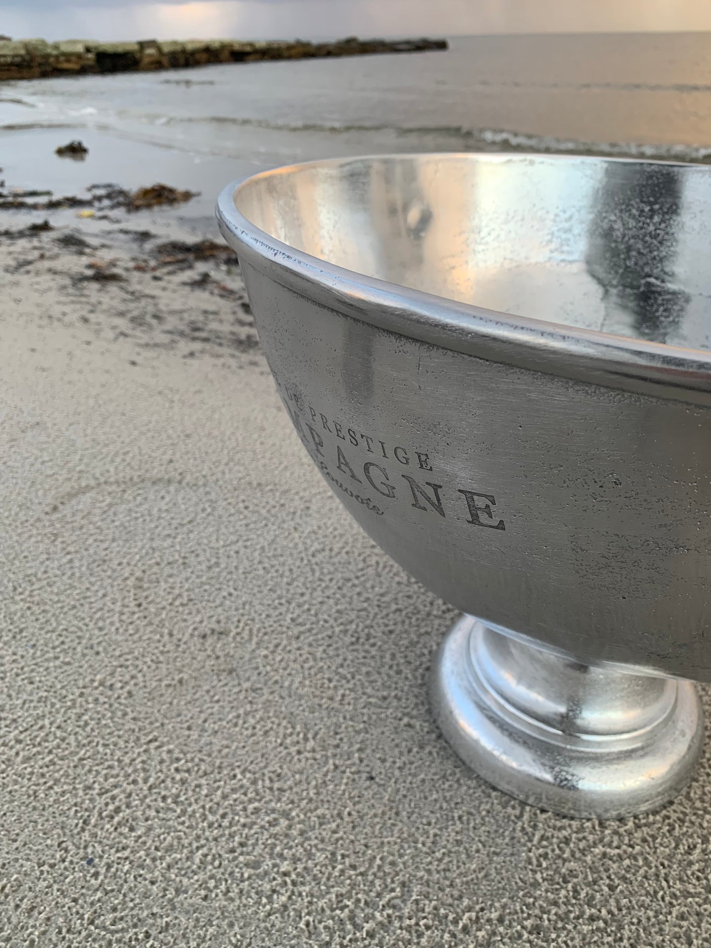 Champagnekylare med plats för många flaskor