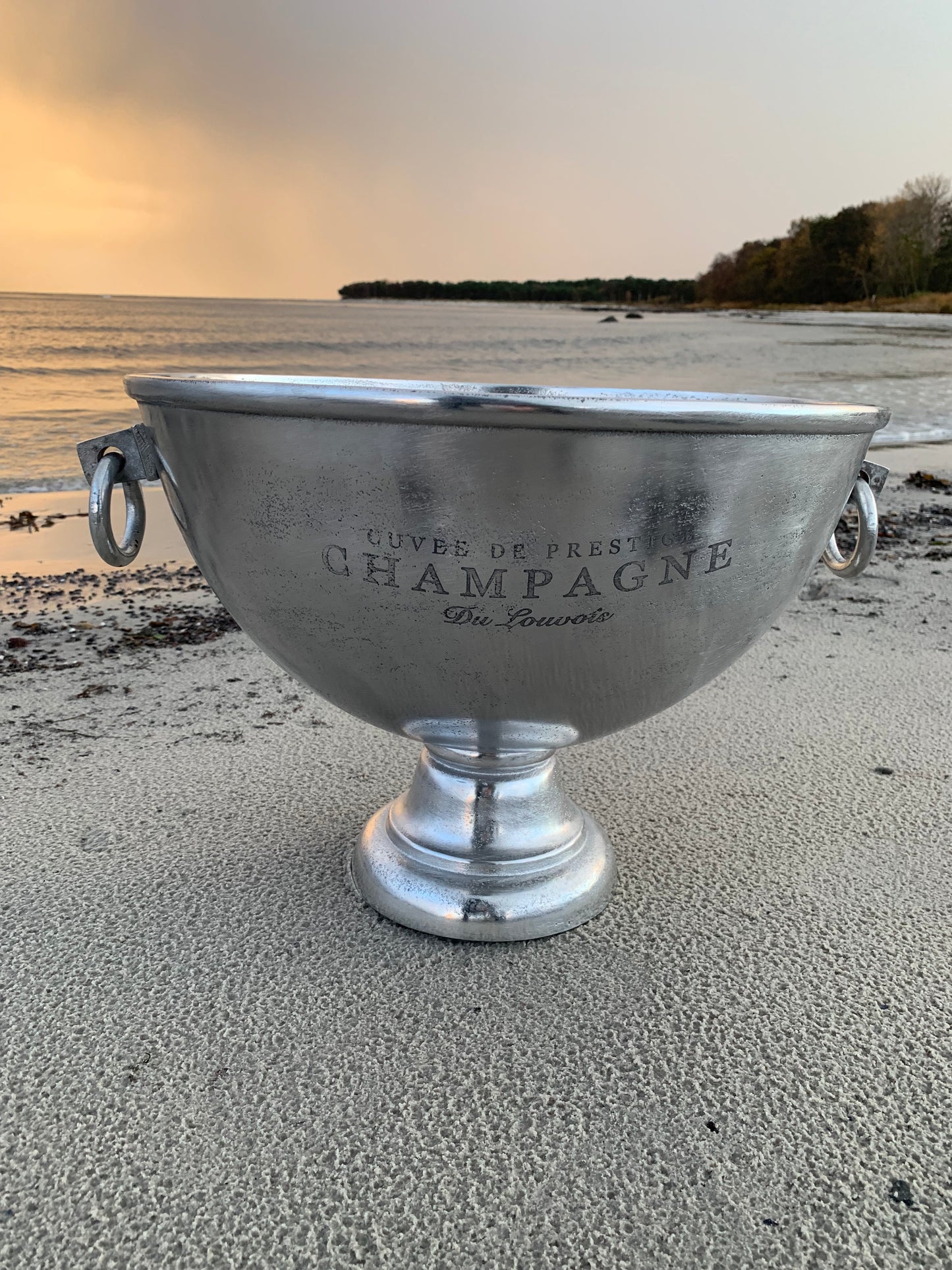 Champagnekylare med plats för många flaskor