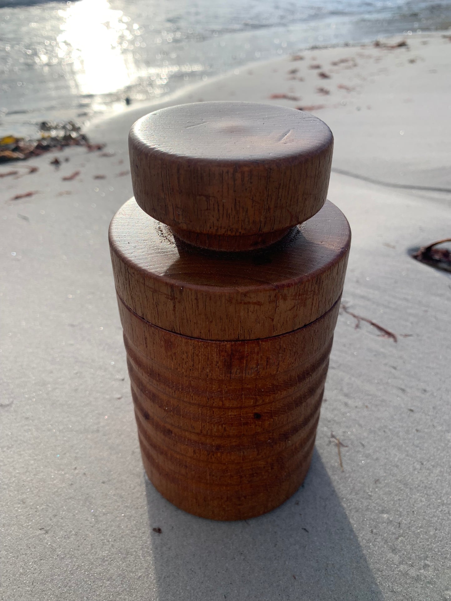 Teakburk med lock