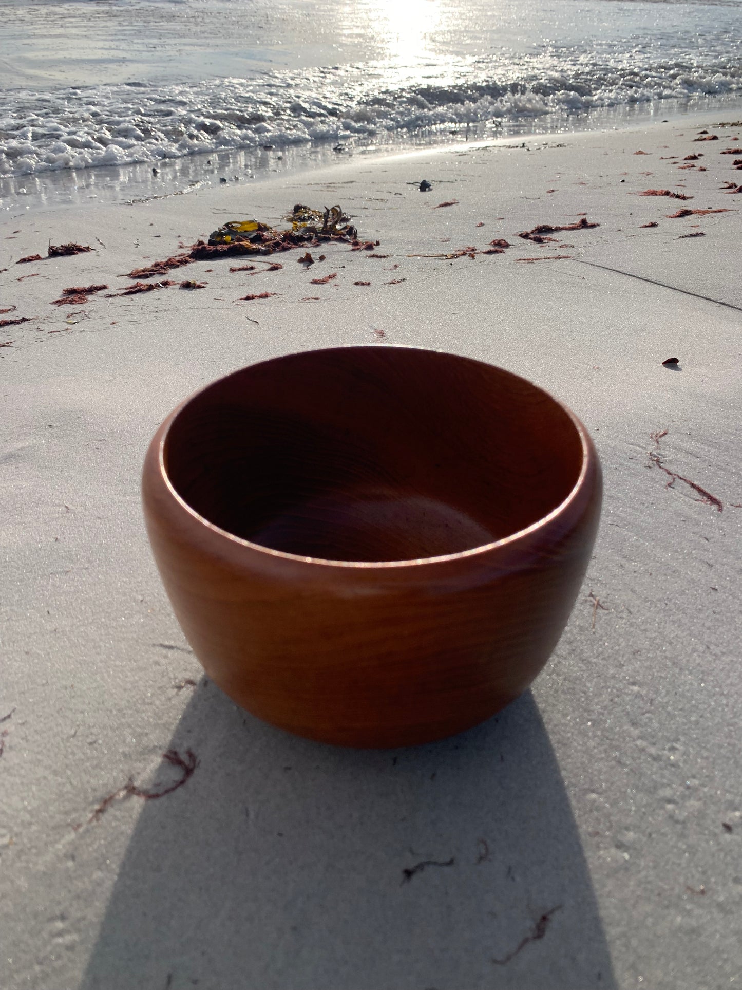 Svensk skål i teak med snygg design