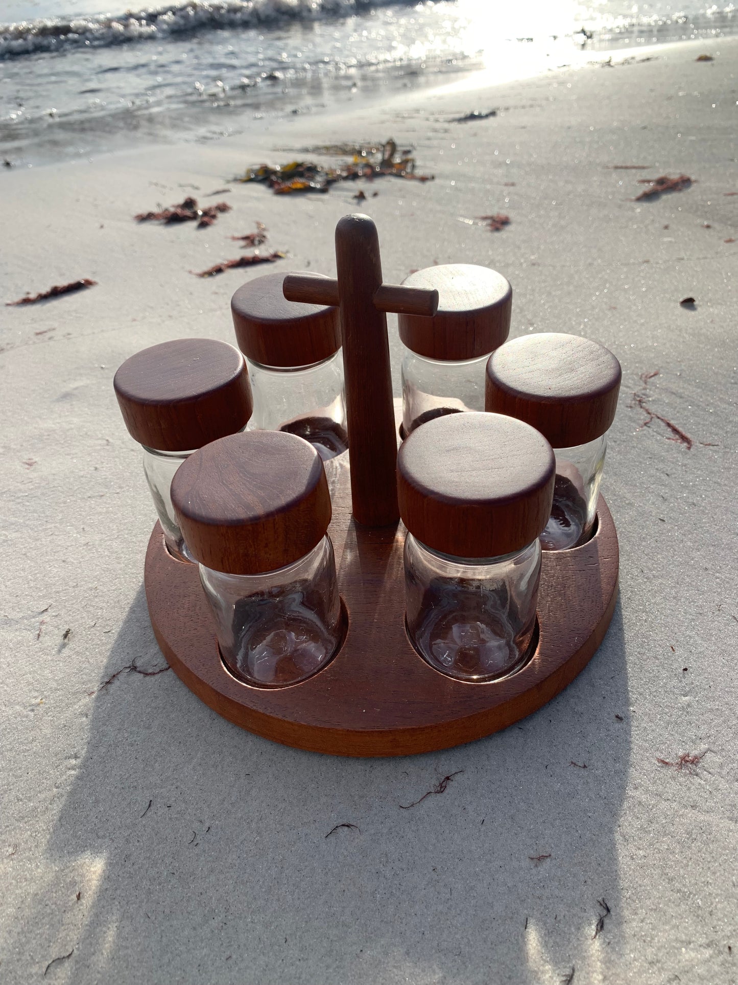 Kryddset i teak och glas