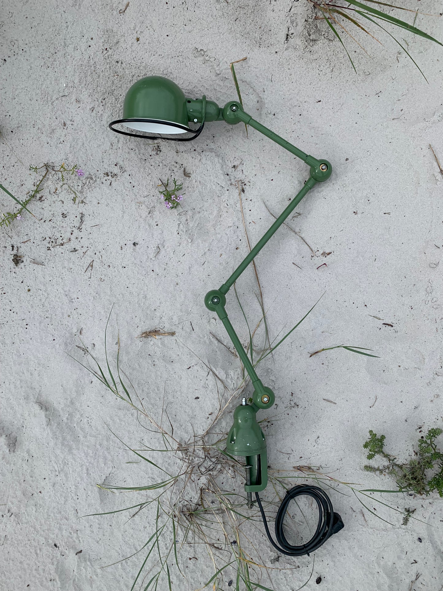 Jieldé med 3 armar och bordsbeslag - Grön