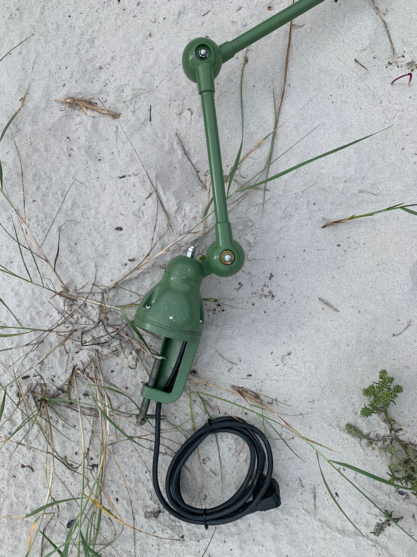 Jieldé med 3 armar och bordsbeslag - Grön