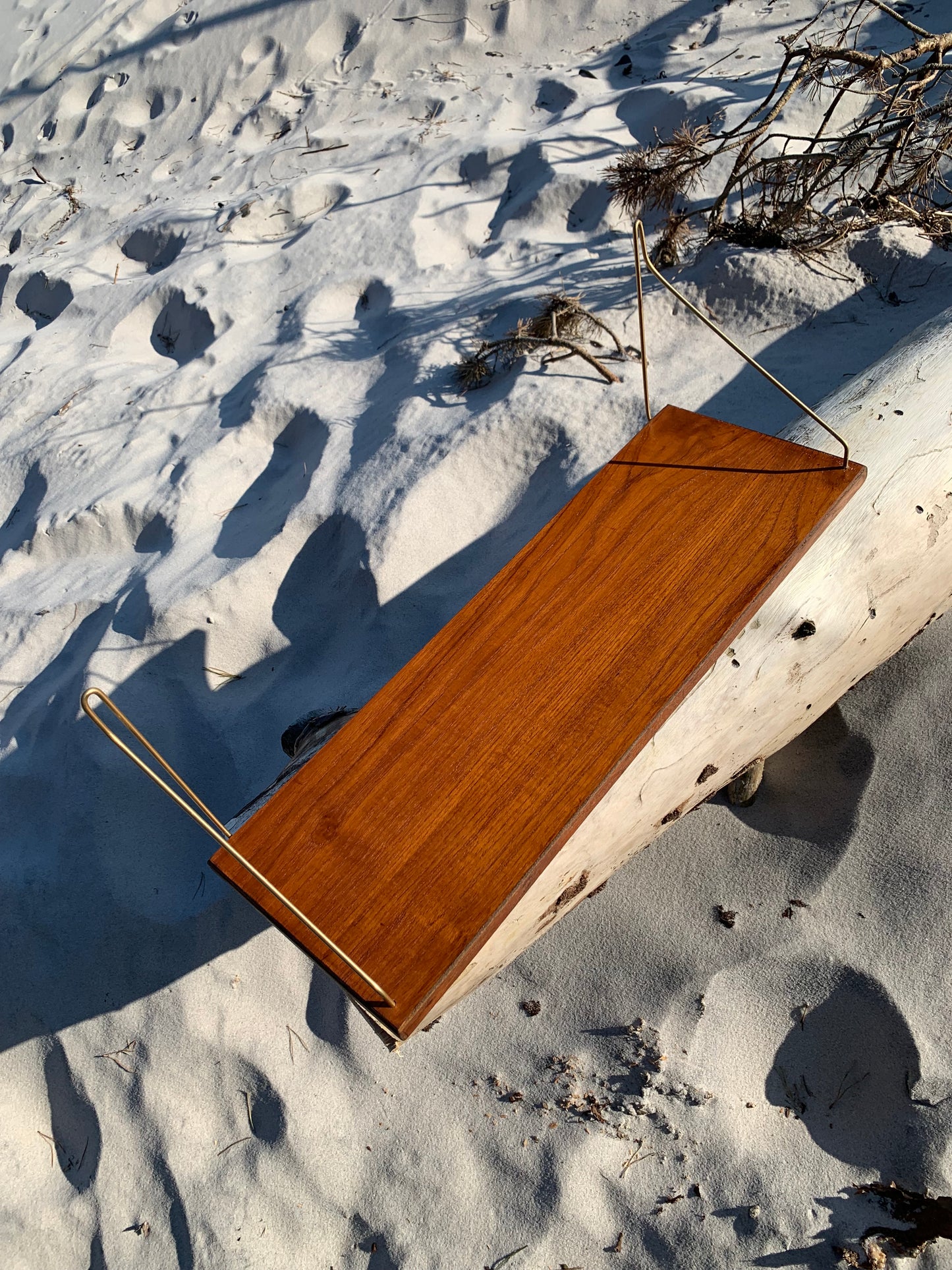 Hylla i teak