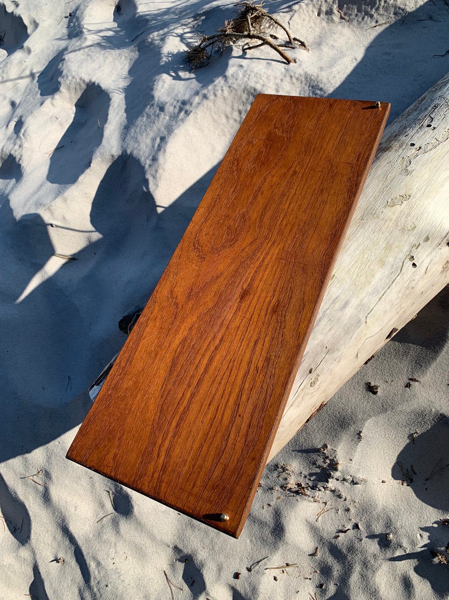 Hylla i teak