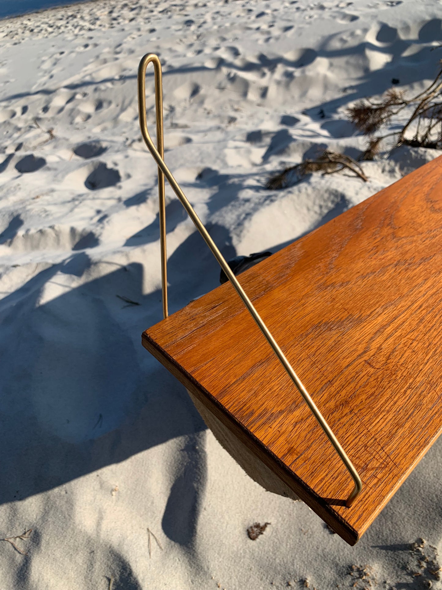 Hylla i teak