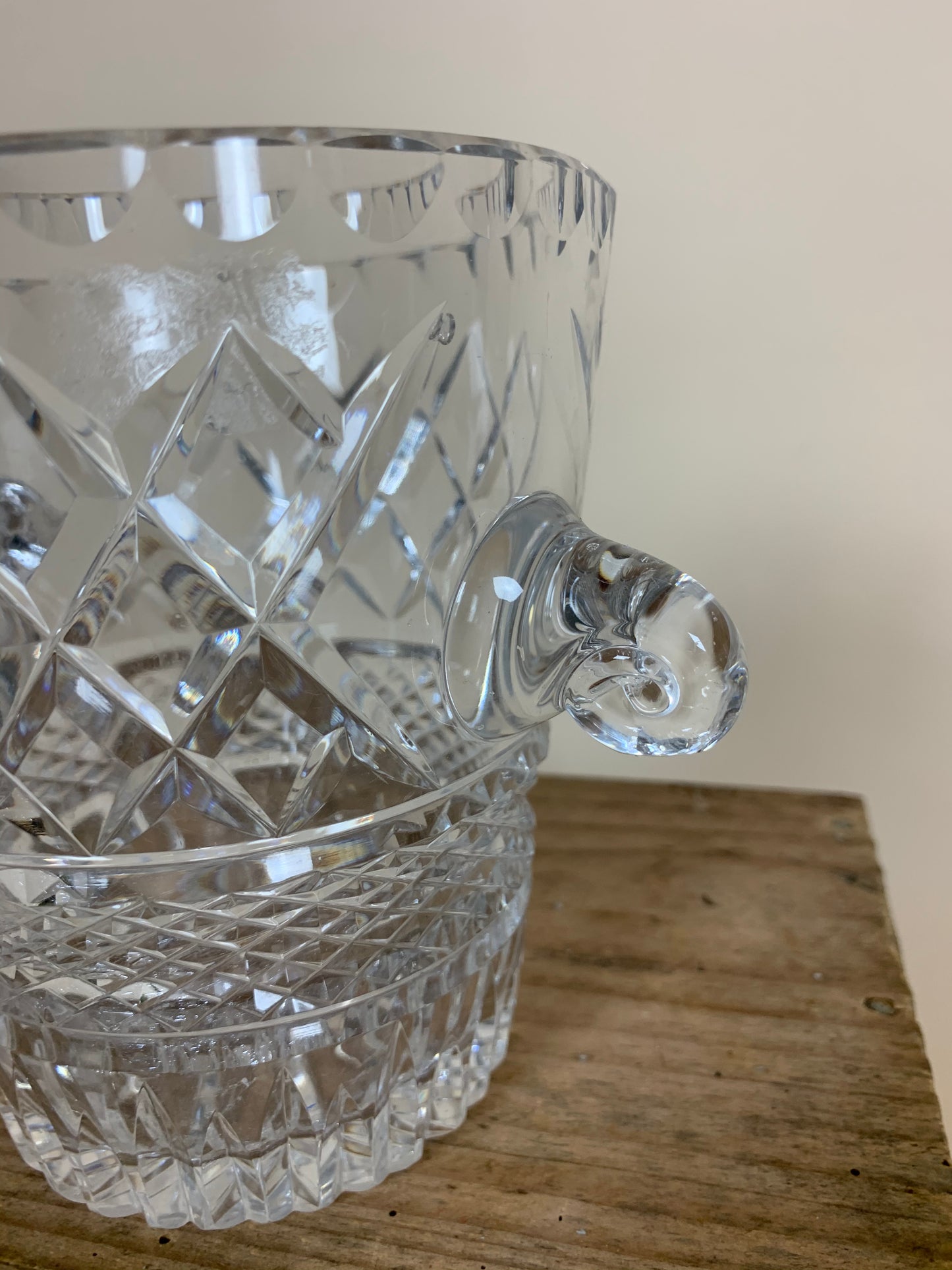 Ishink av glas med öron