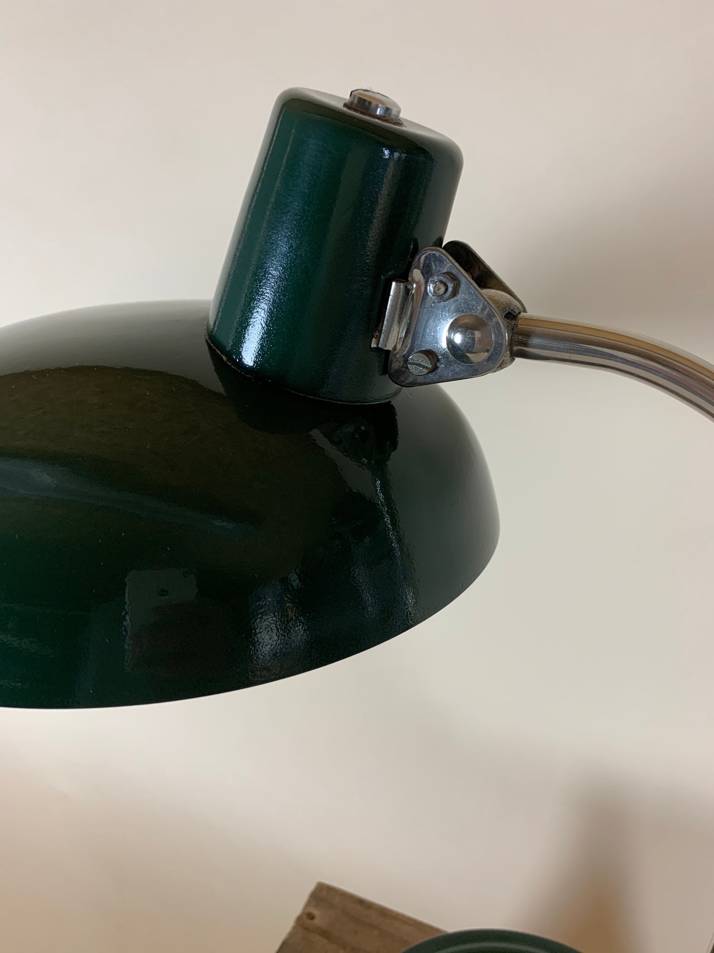 Bordslampa designad av Christian Dell för Koranda