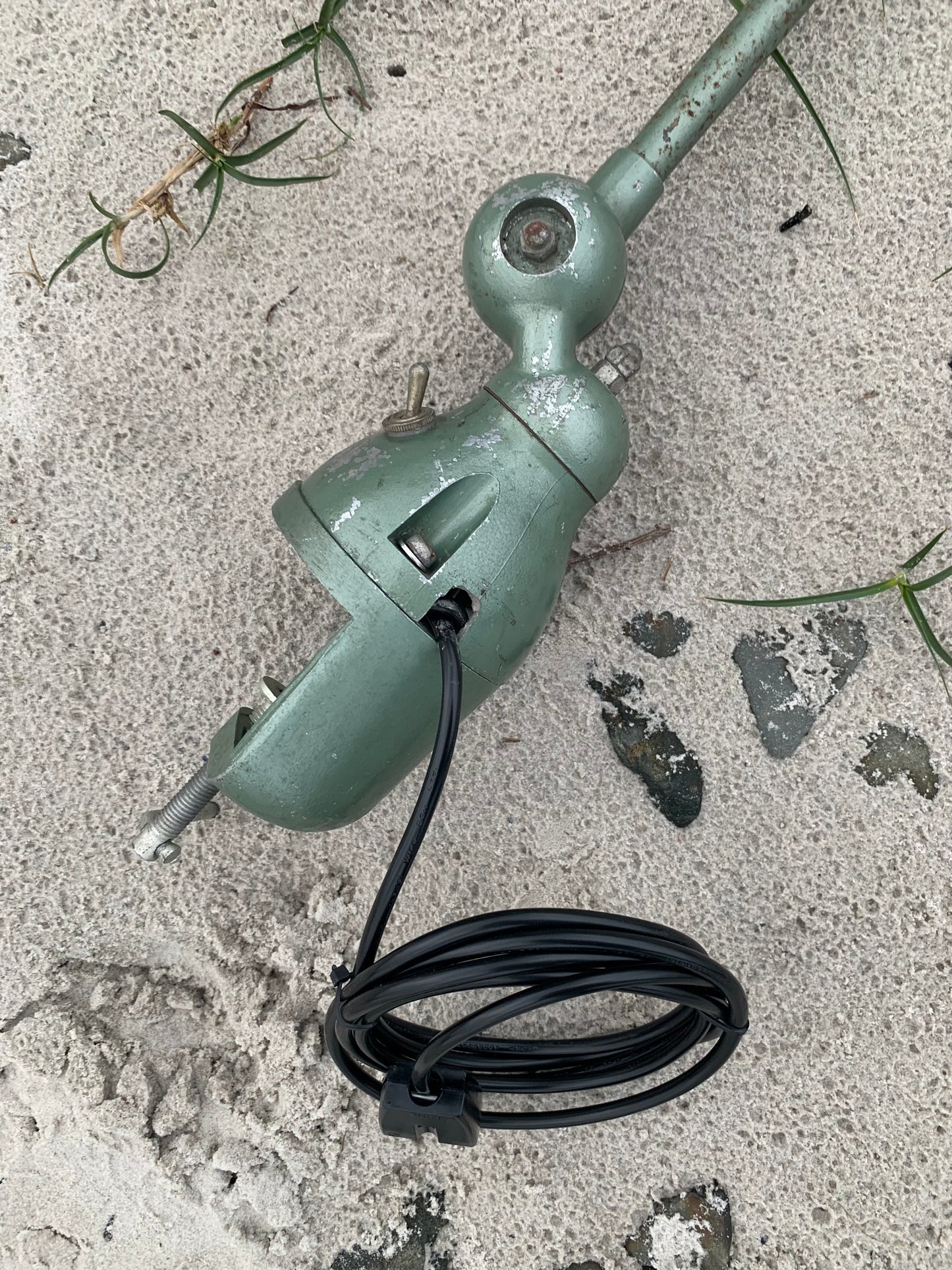 Jieldé med 2 armar och bordsbeslag - Grön