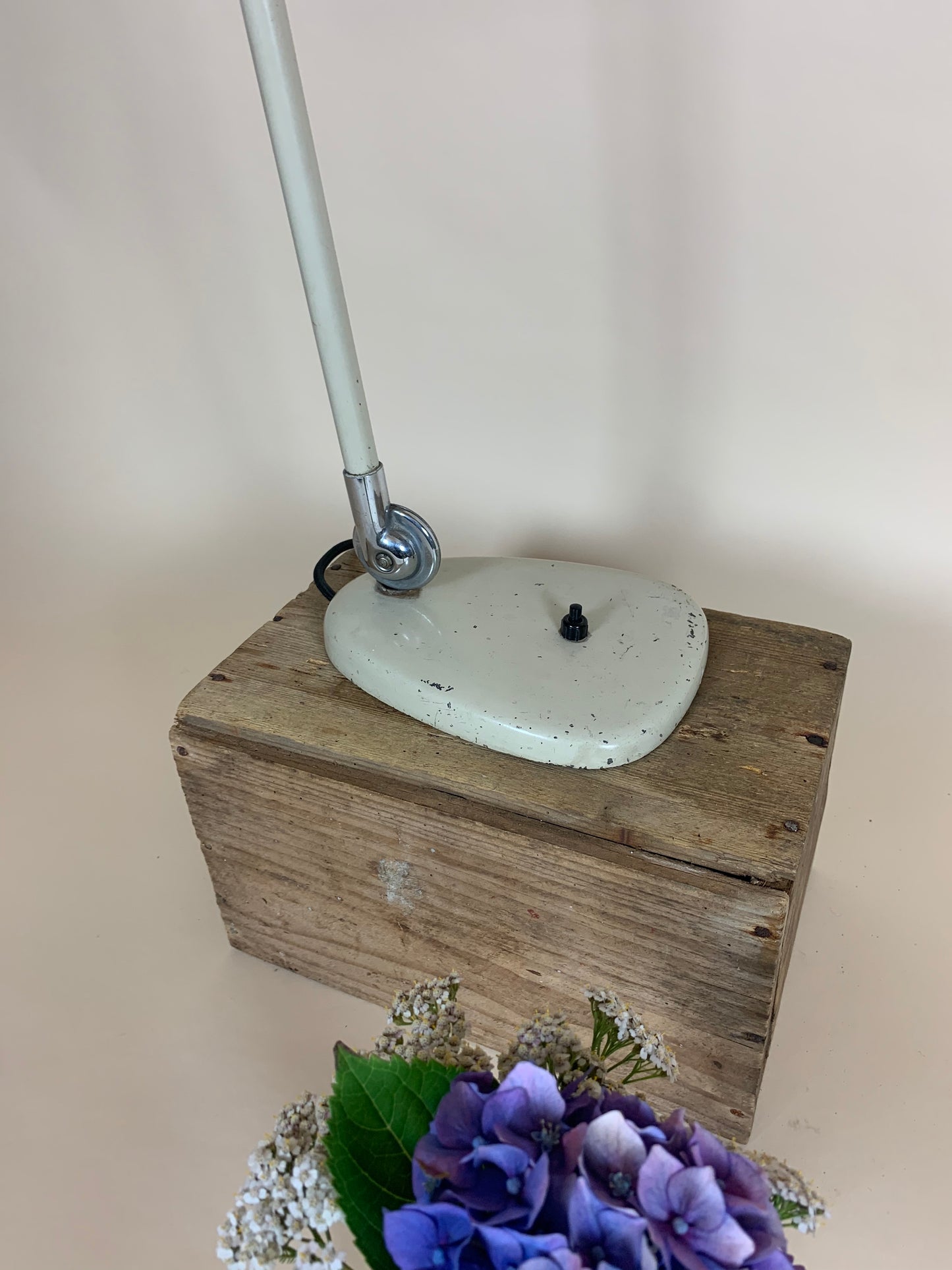 Vacker vintage arkitektlampa