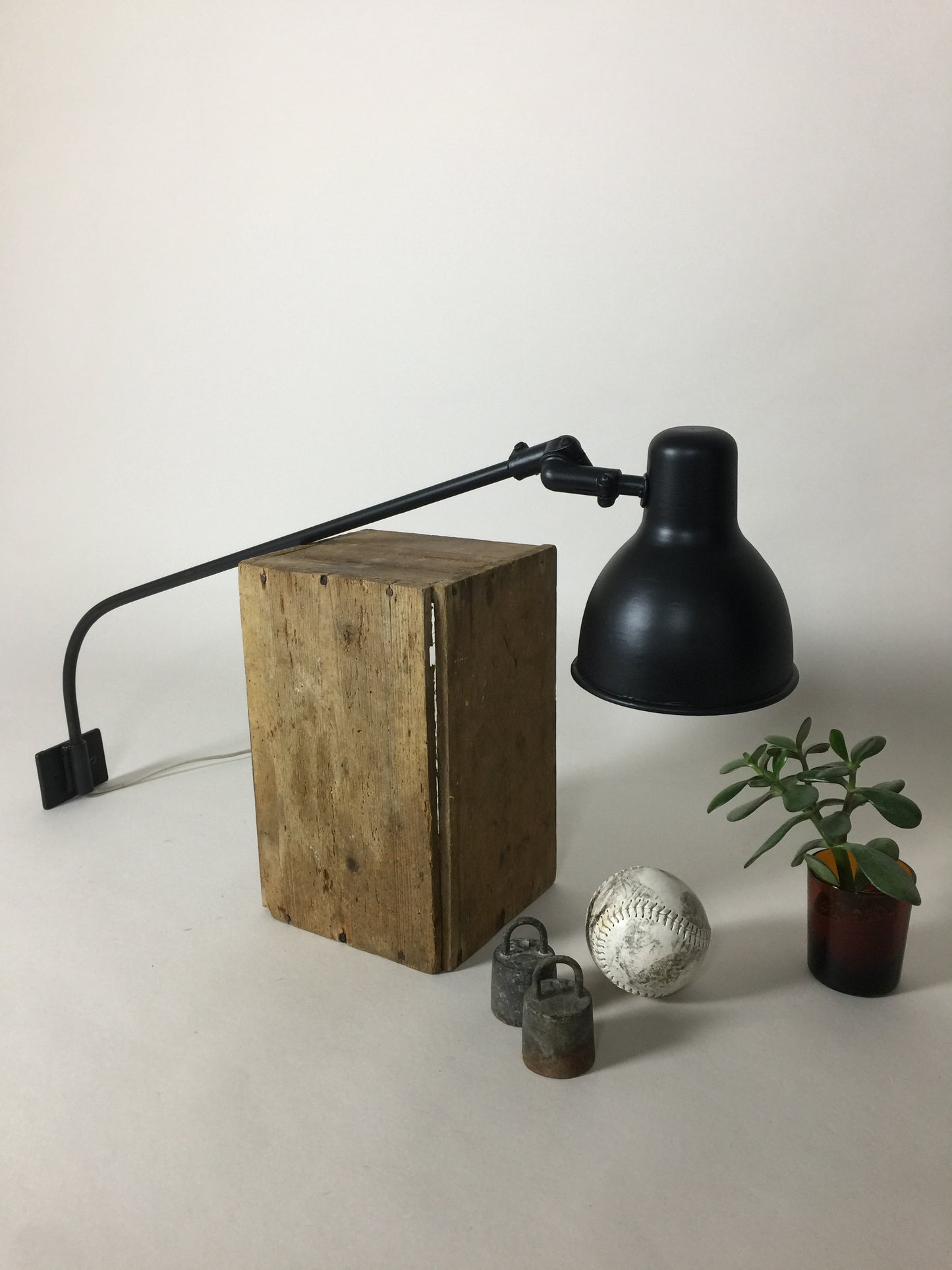 Rijo vägglampa i vacker design