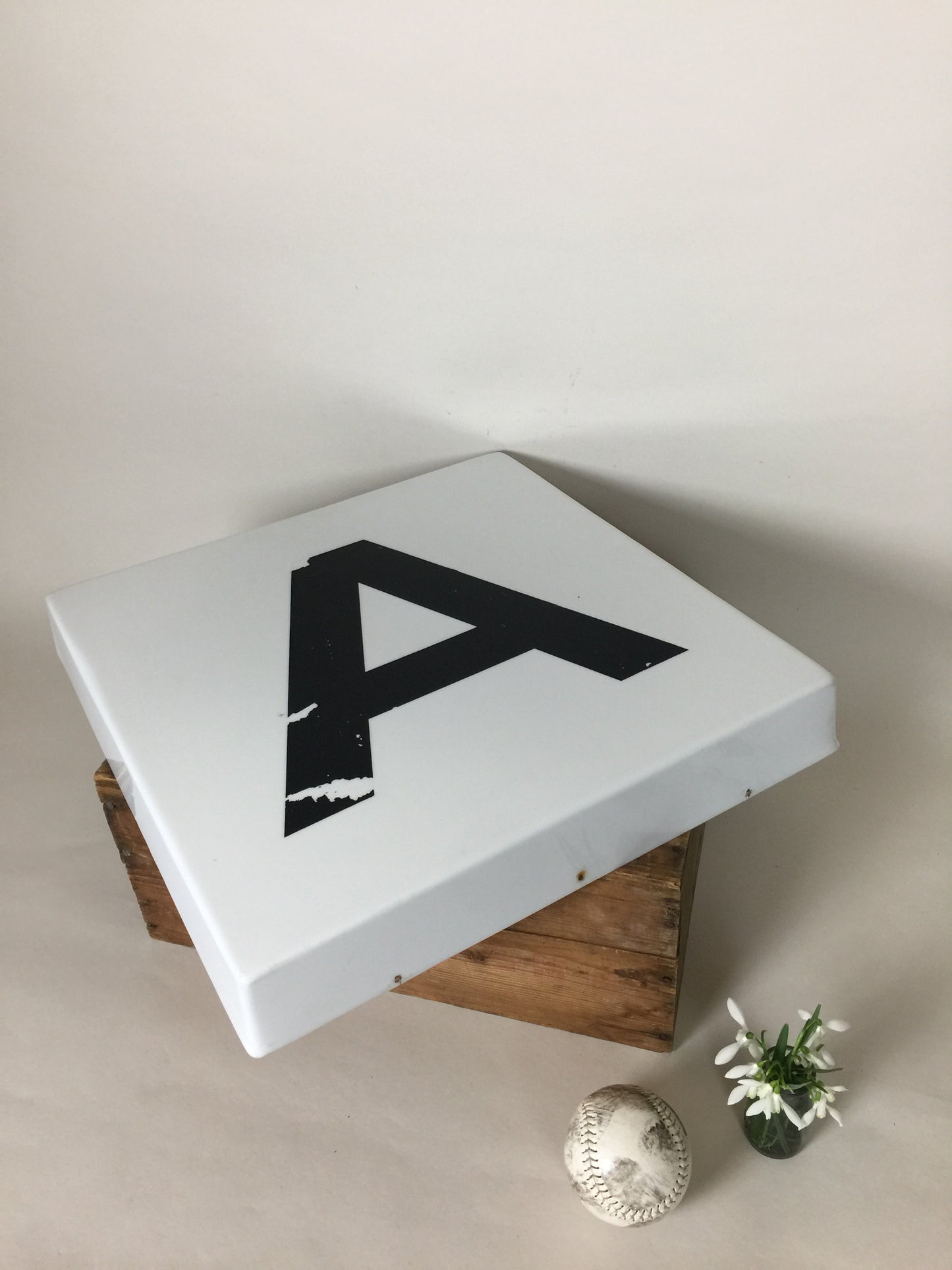 Fasadbrev från en mynttvätt på Amager