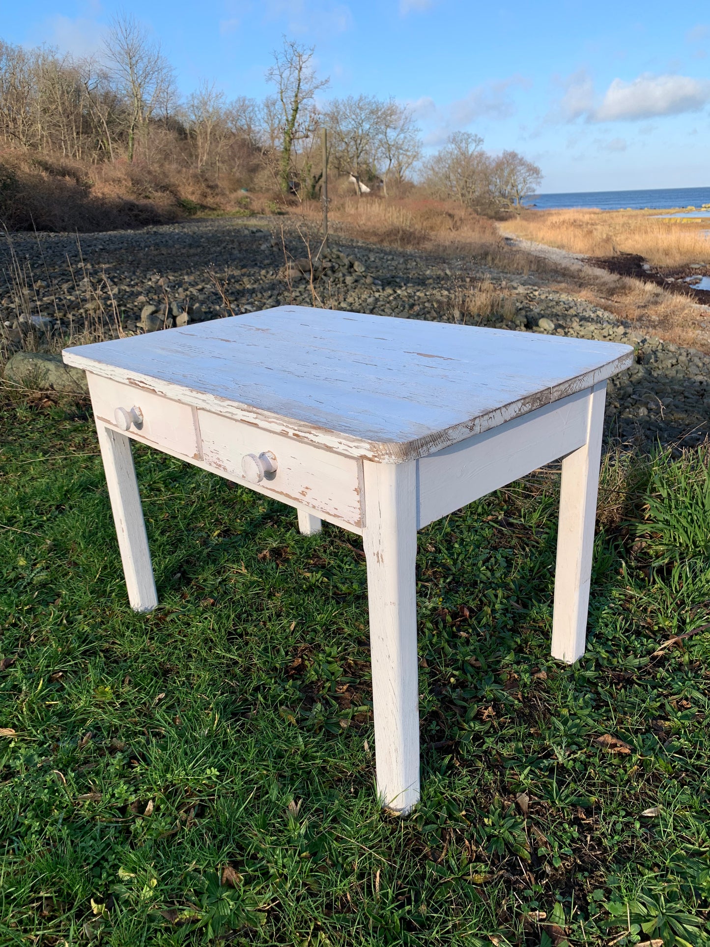 Barnbord med två lådor