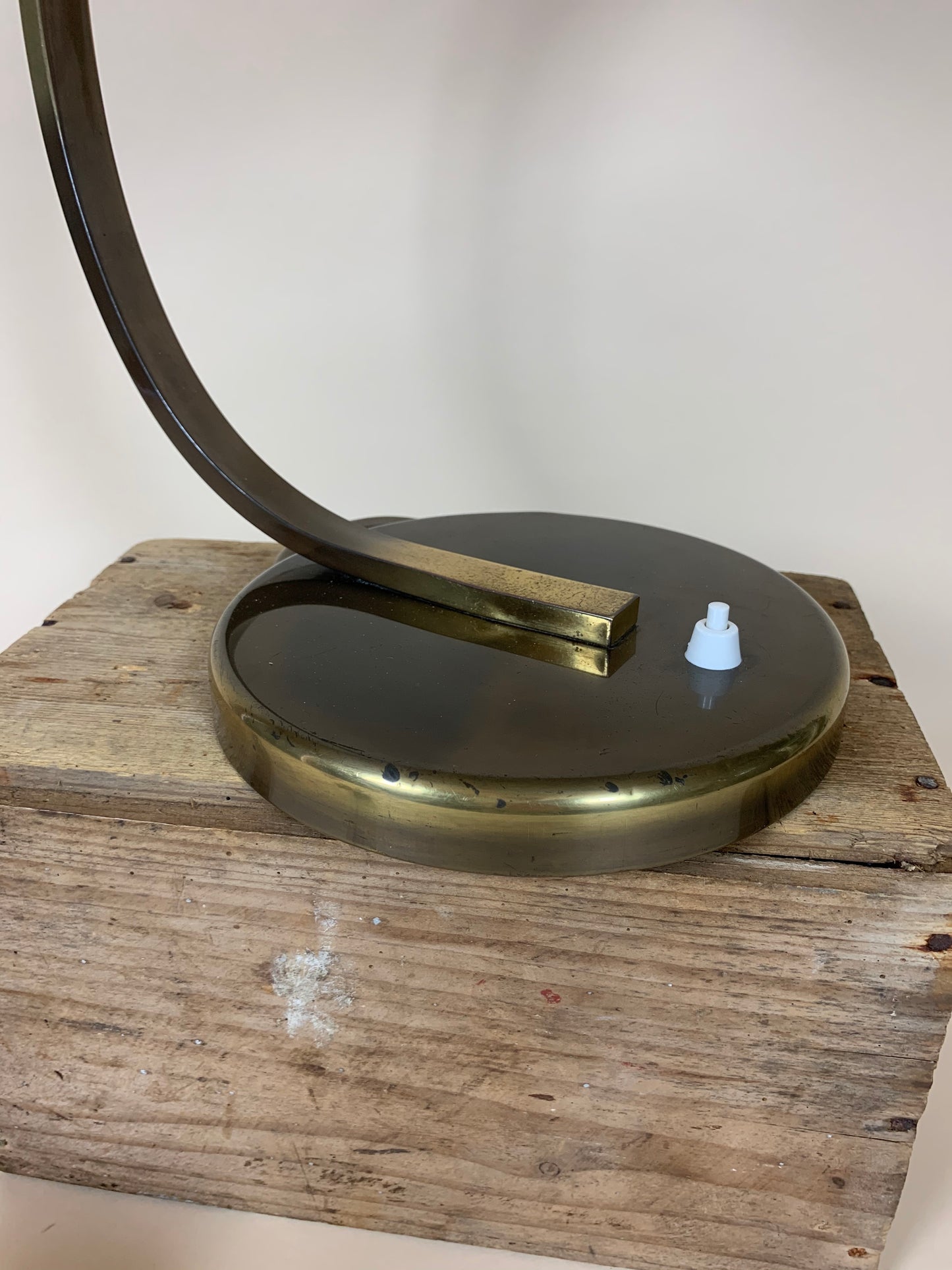 Christian Dell 6750 bordslampa i mörk polerad mässing