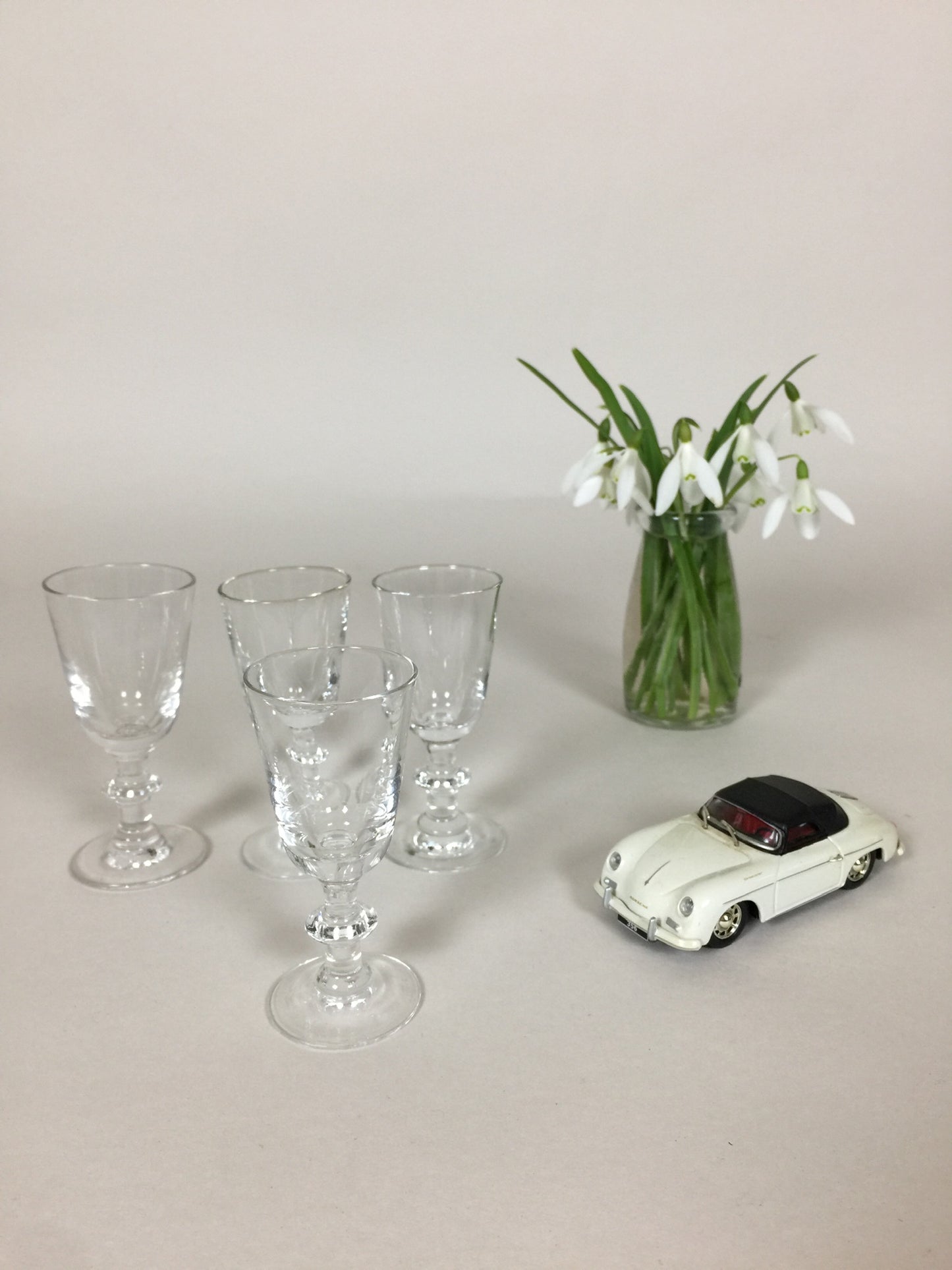 Små vackra glas (4 st säljs tillsammans)