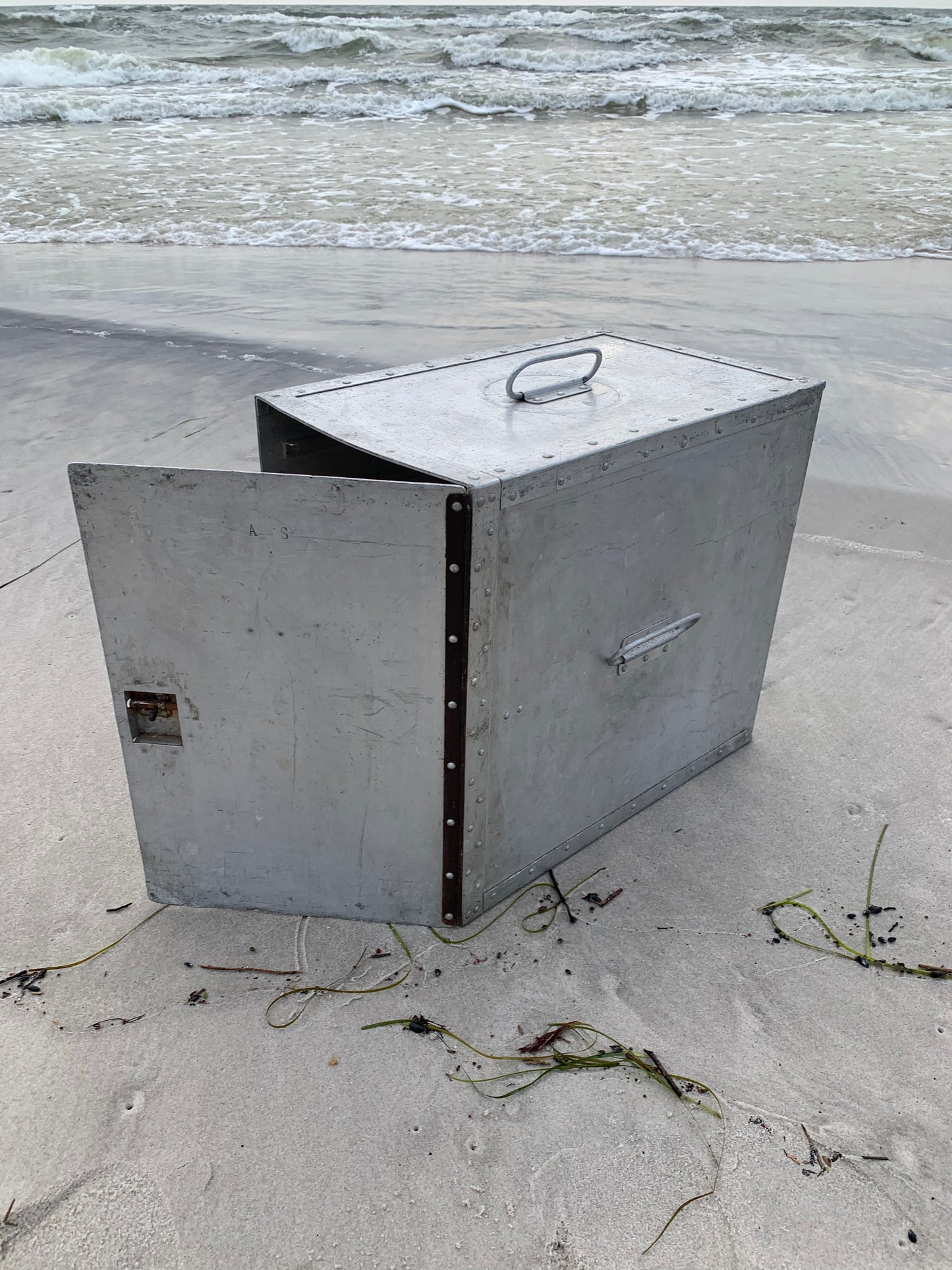 Kabinskåp från flygplan