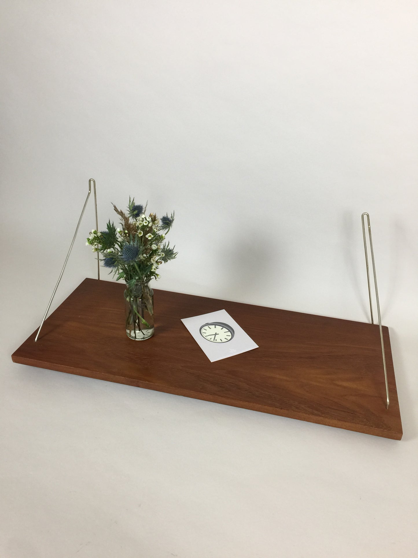 Fin gammal hylla i teak